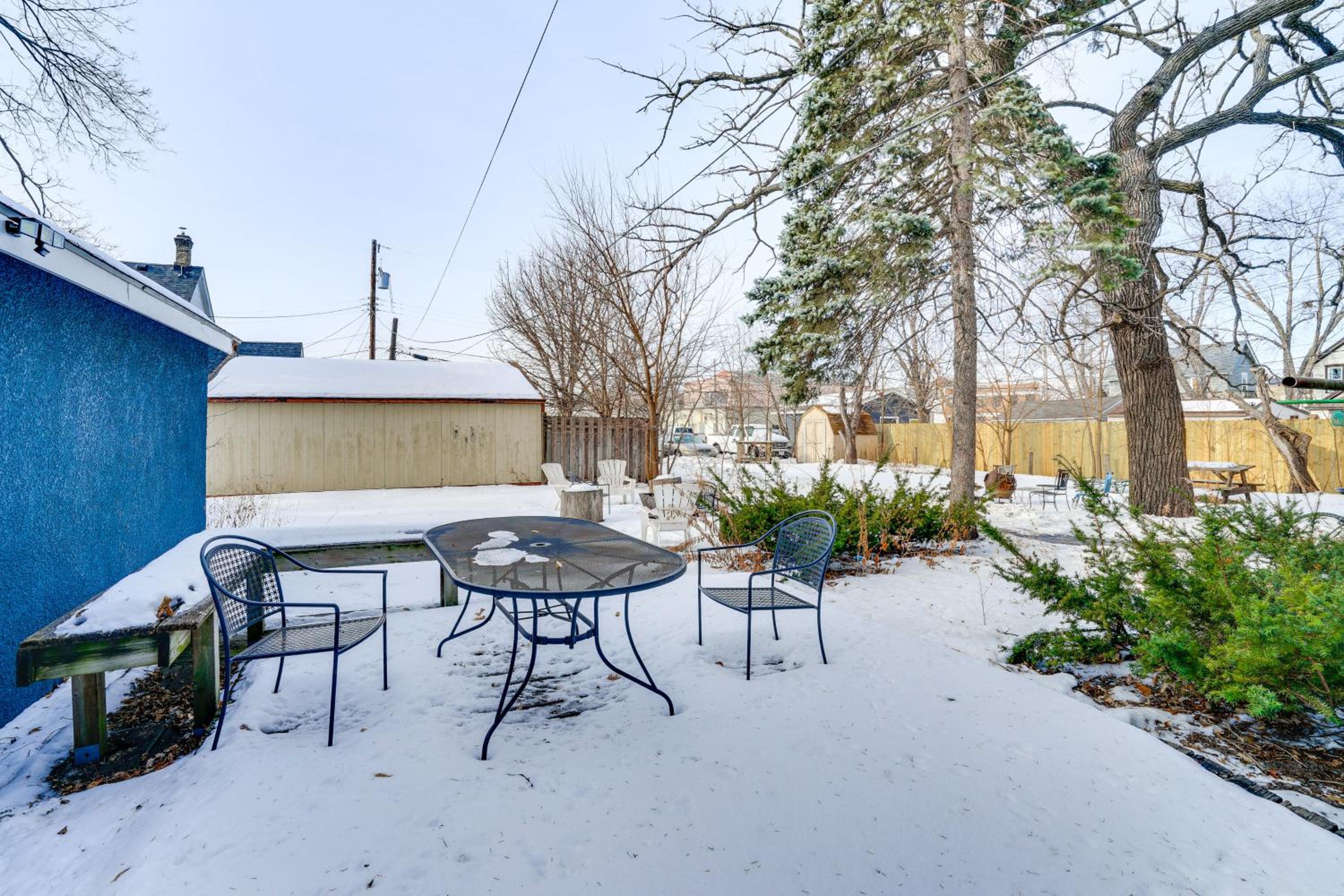 2 Mi to Nordeast Breweries Cozy Minneapolis Home
