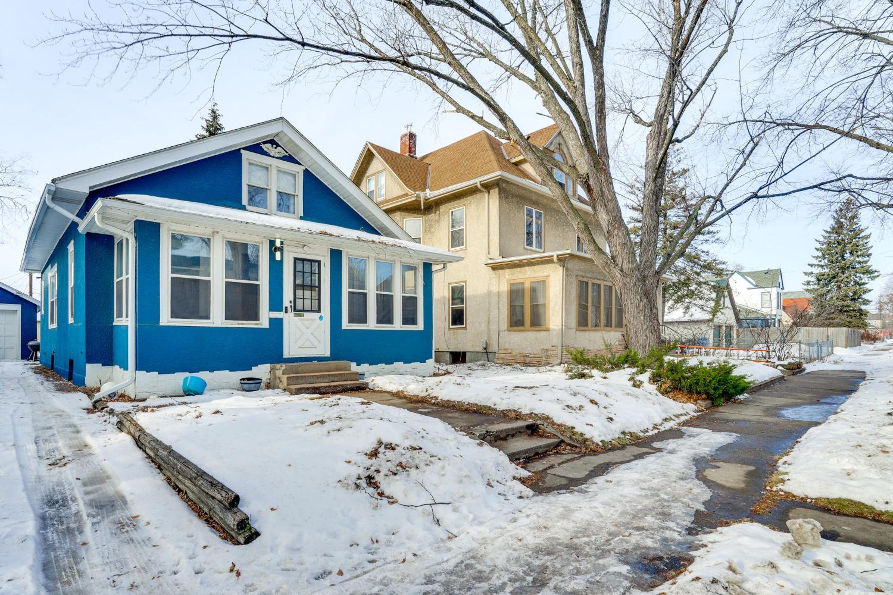 2 Mi to Nordeast Breweries Cozy Minneapolis Home