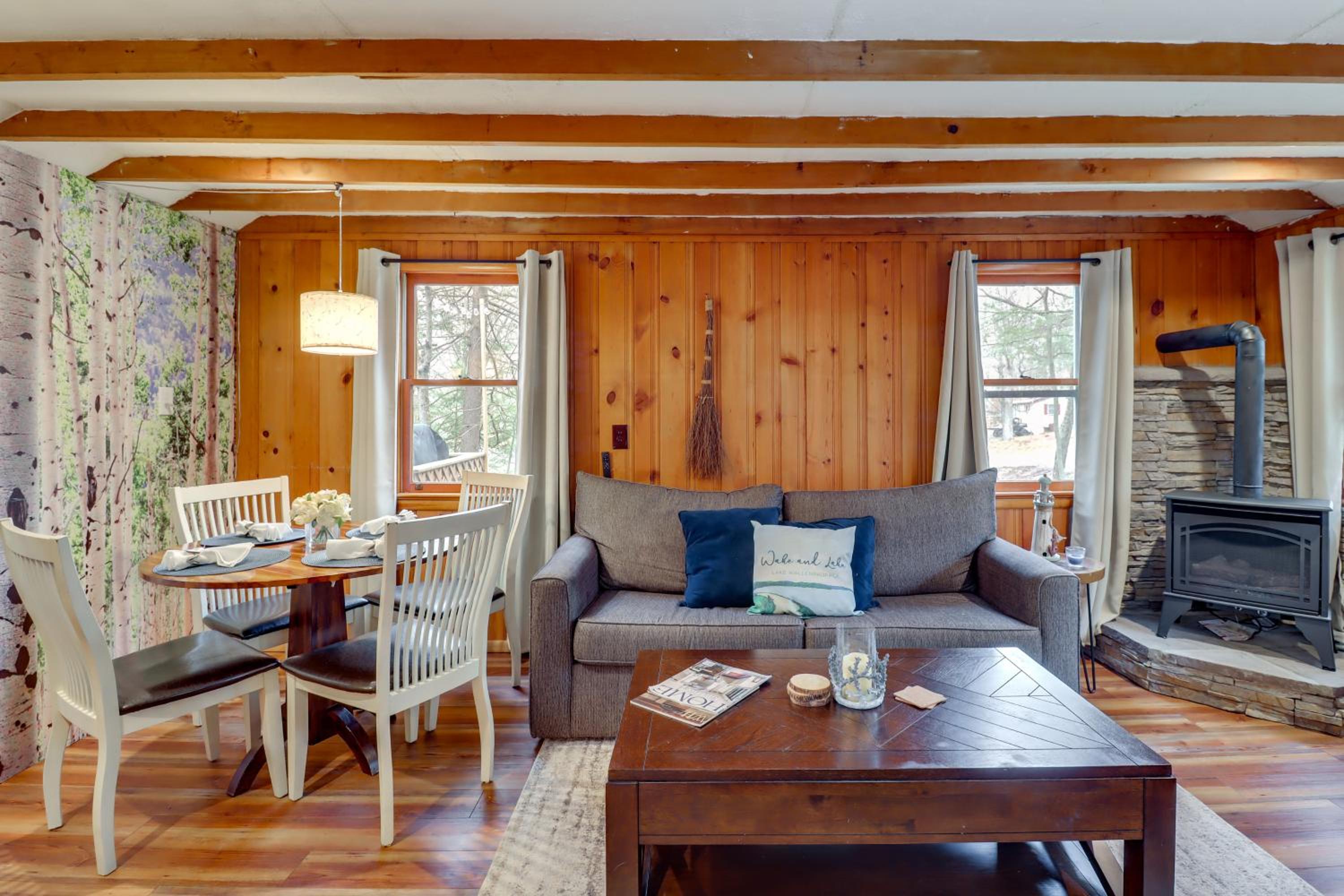 Cozy Lake Wallenpaupack Cabin with Community Perks