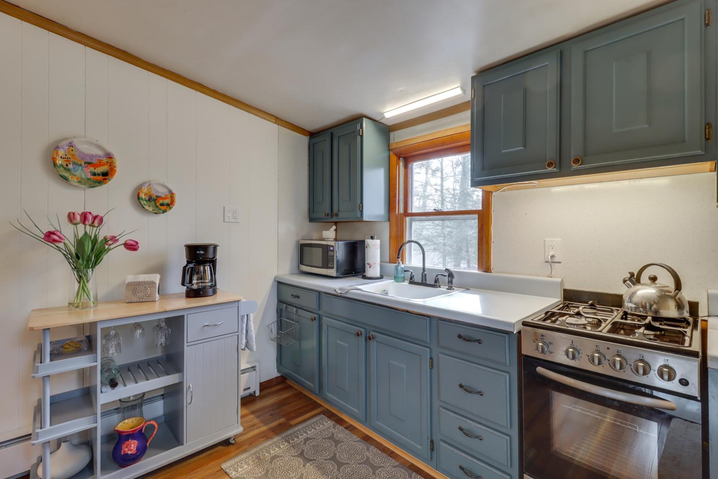 Cozy Lake Wallenpaupack Cabin with Community Perks