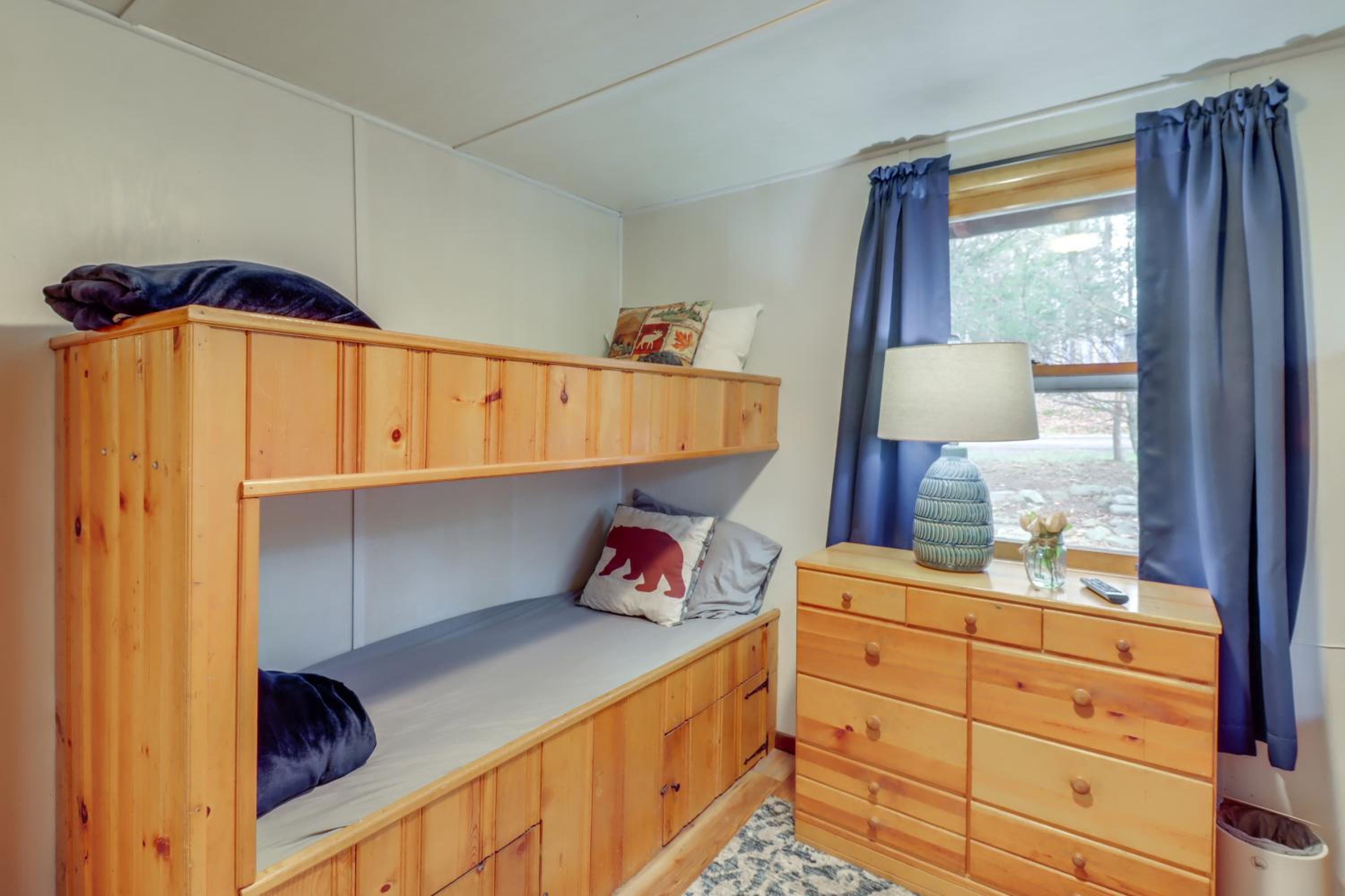 Cozy Lake Wallenpaupack Cabin with Community Perks