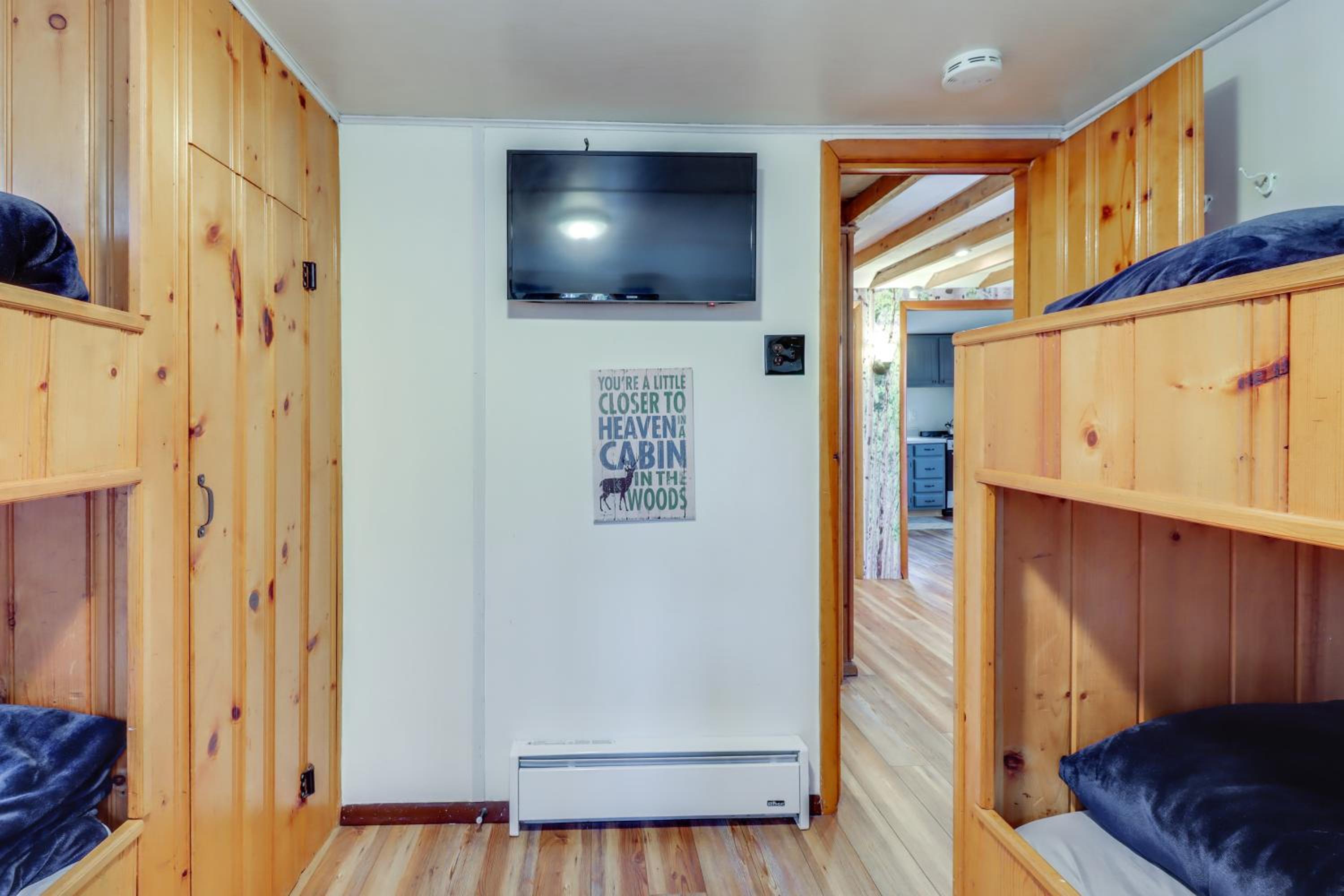 Cozy Lake Wallenpaupack Cabin with Community Perks