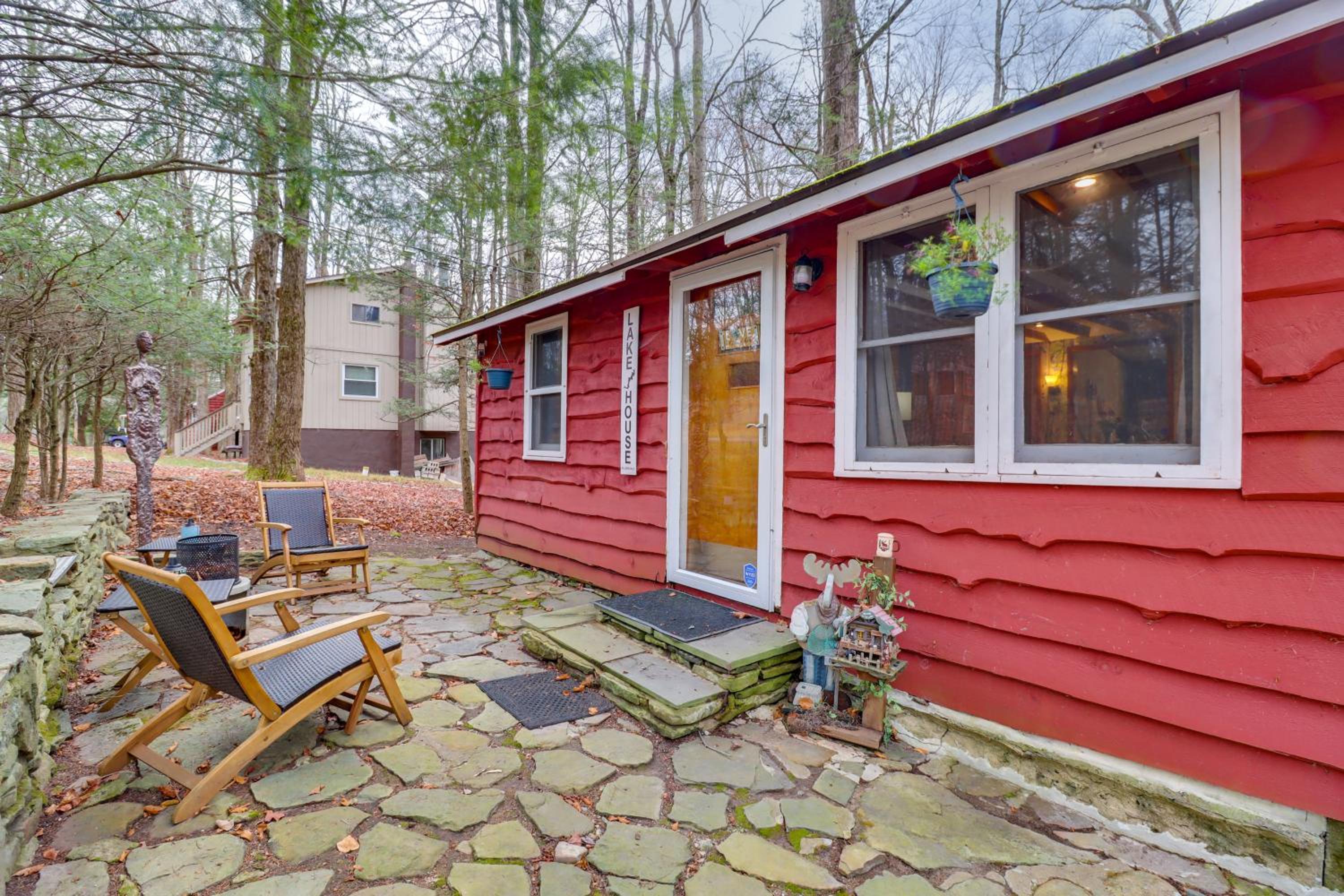 Cozy Lake Wallenpaupack Cabin with Community Perks