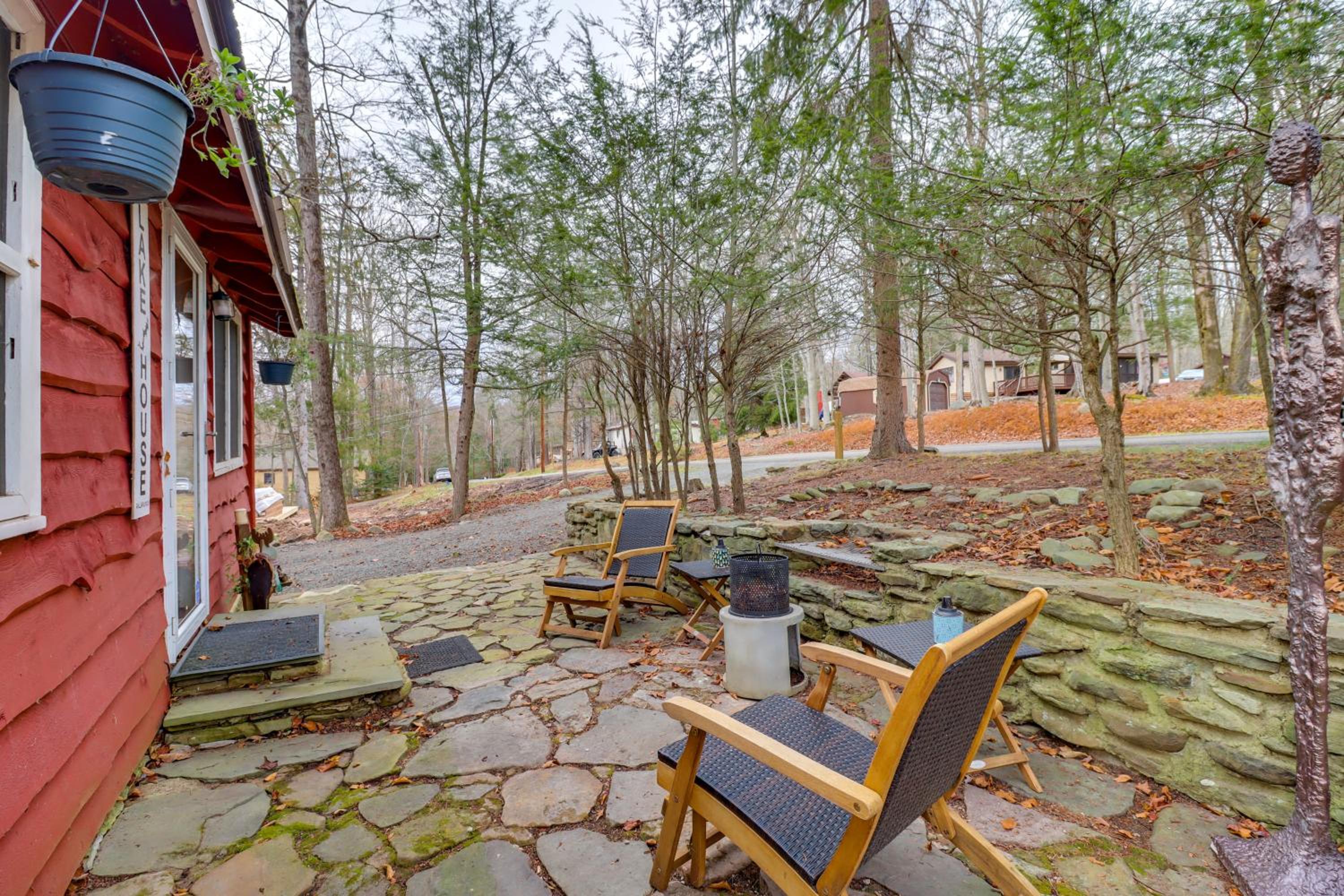Cozy Lake Wallenpaupack Cabin with Community Perks