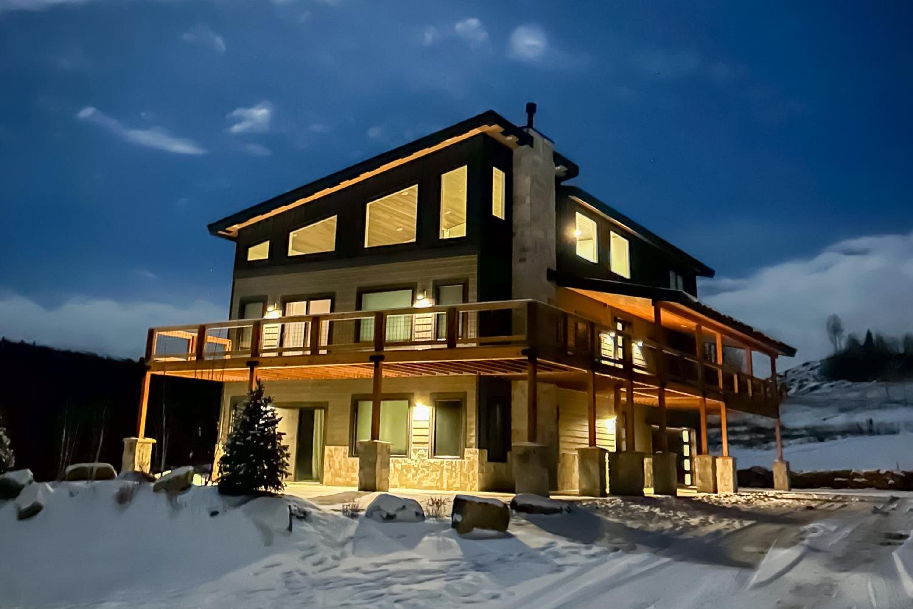 1 Mi to Granby Ranch Luxe Home with Mtn Views!