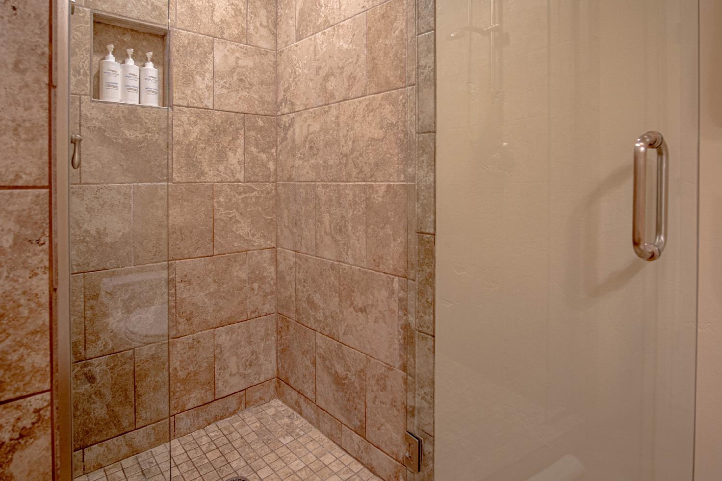 SV137 - Walk to Lifts & Town - Hot Tub & Pool
