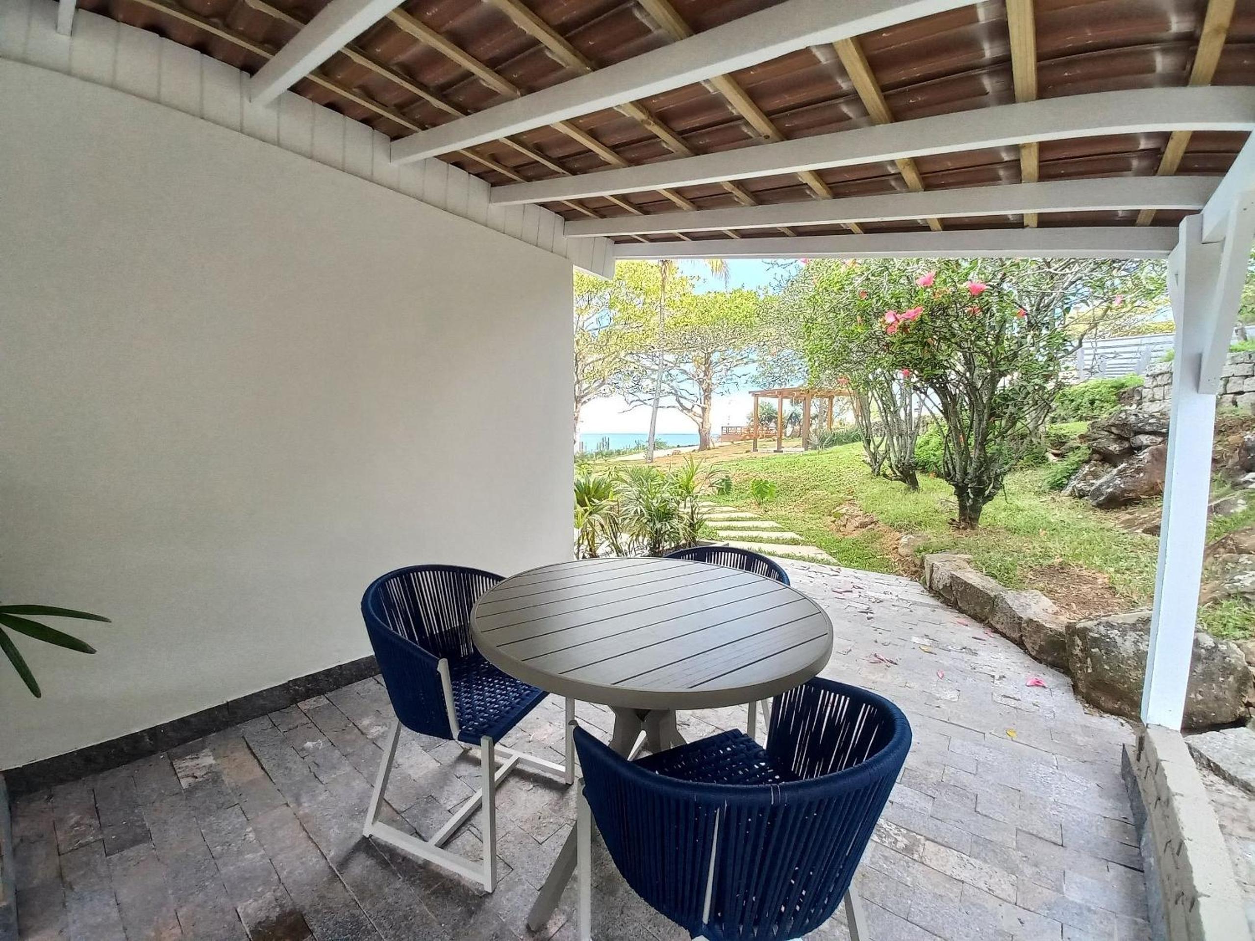 Beachfront condominium in Morro das Pedras - FTSs