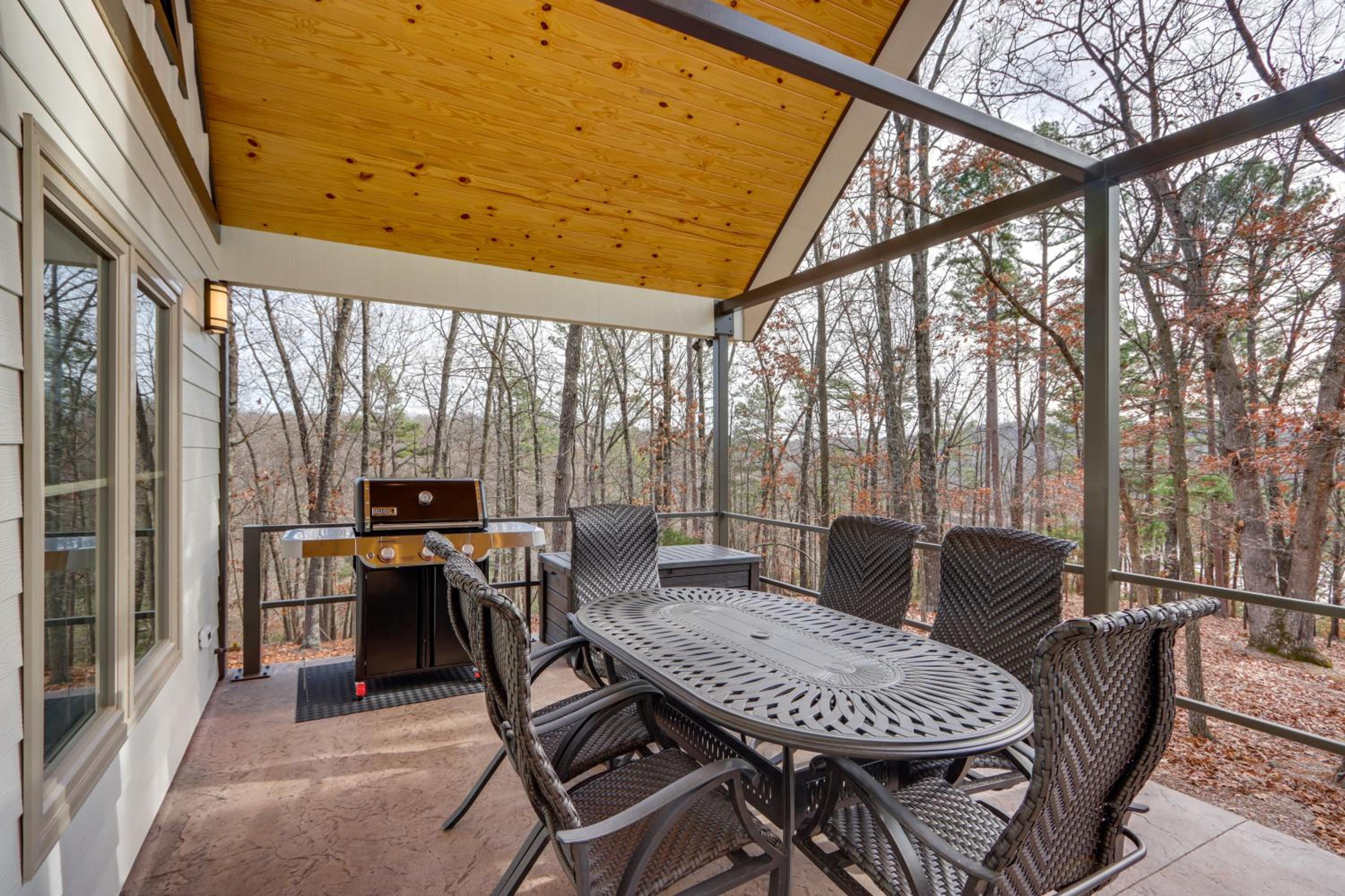 Epic Lake Views! The Ridge Eureka Springs Home