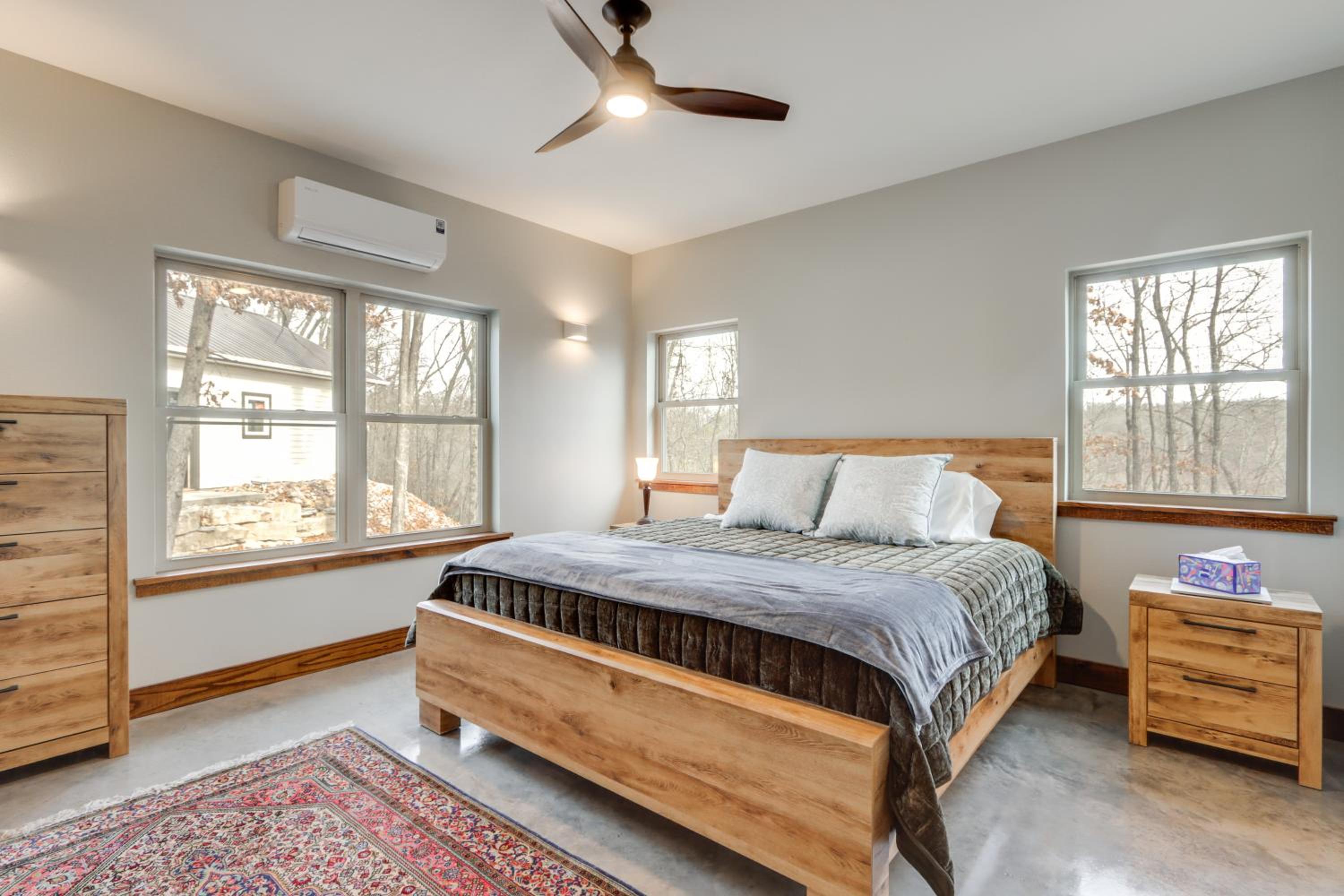 Epic Lake Views! The Ridge Eureka Springs Home