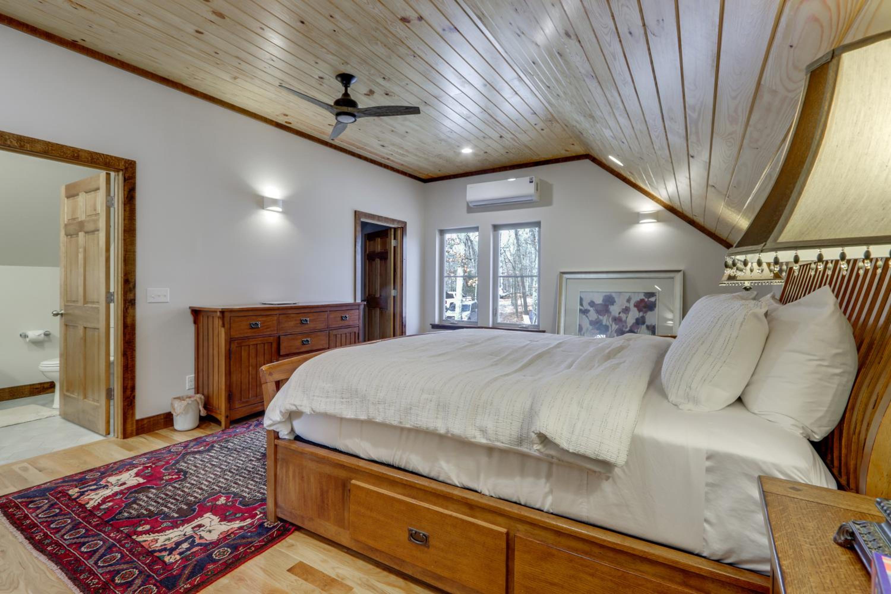Epic Lake Views! The Ridge Eureka Springs Home