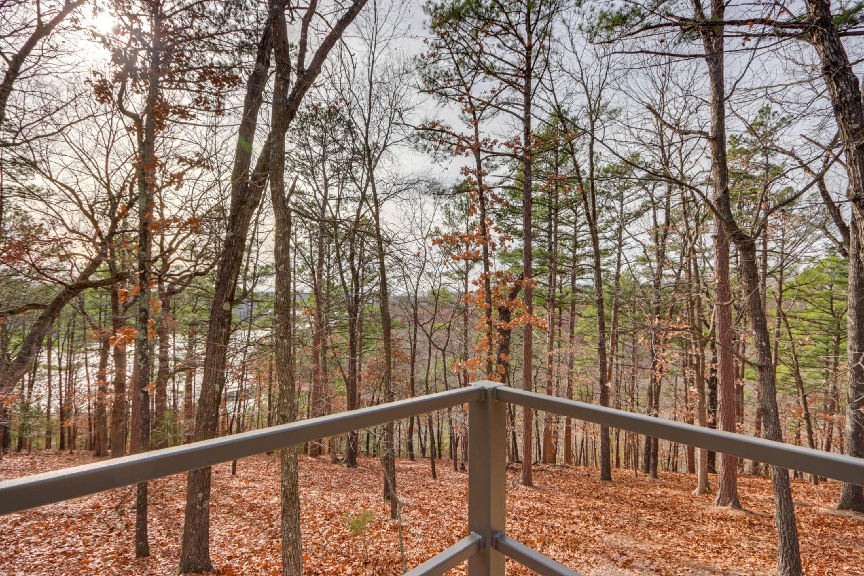 Epic Lake Views! The Ridge Eureka Springs Home