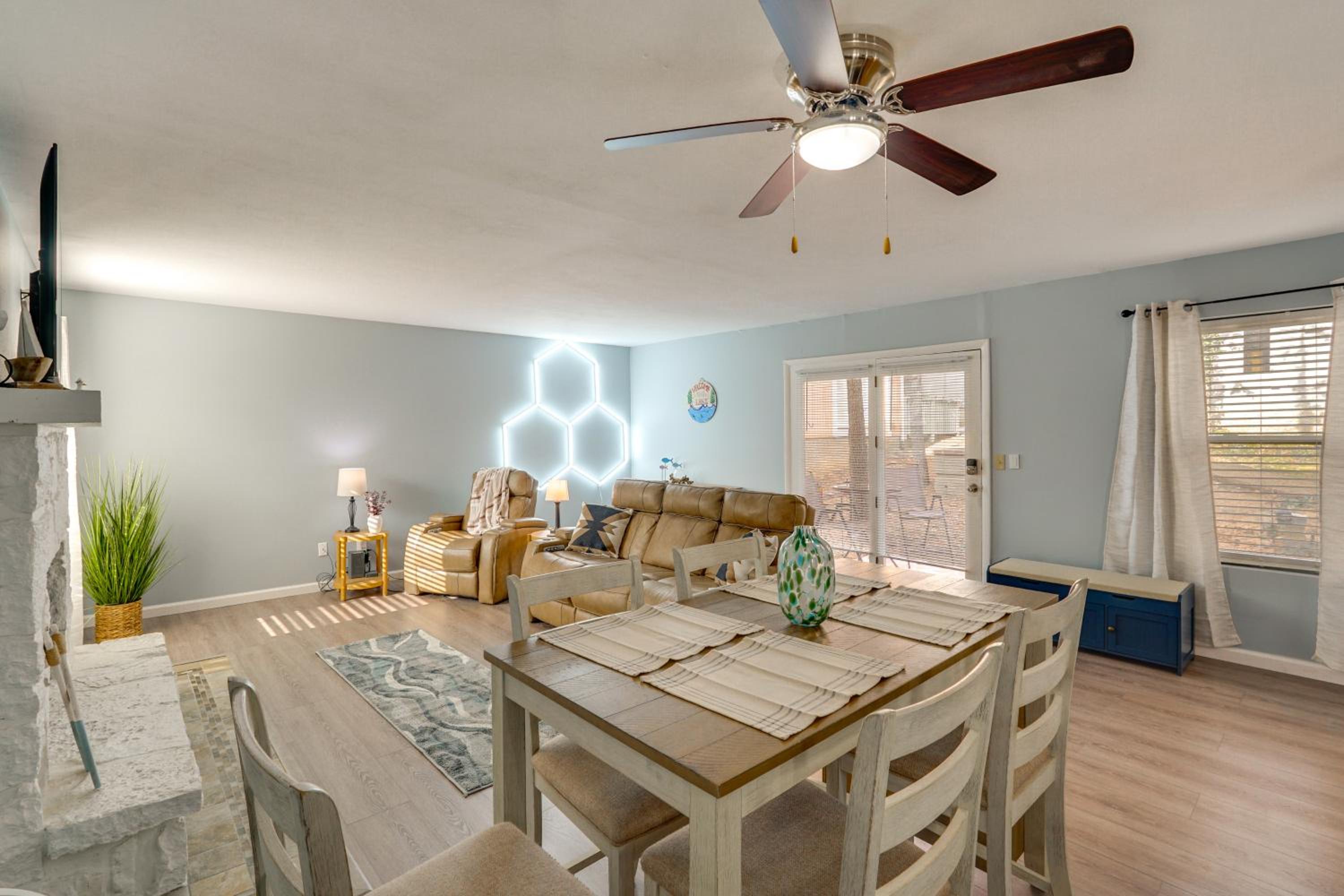 Lake Resort Access and On-Site Pool at Ozarks Home!