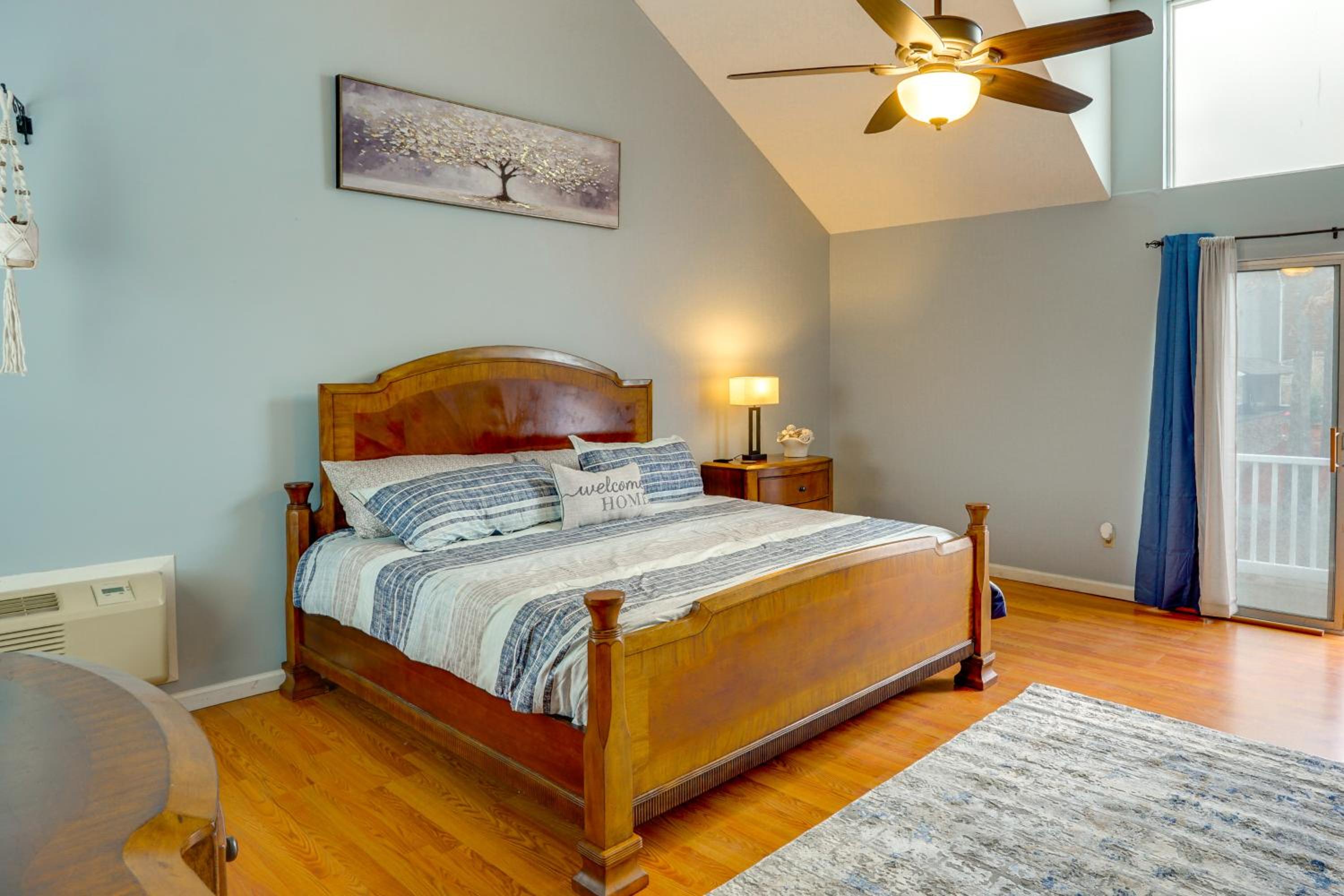 Lake Resort Access and On-Site Pool at Ozarks Home!
