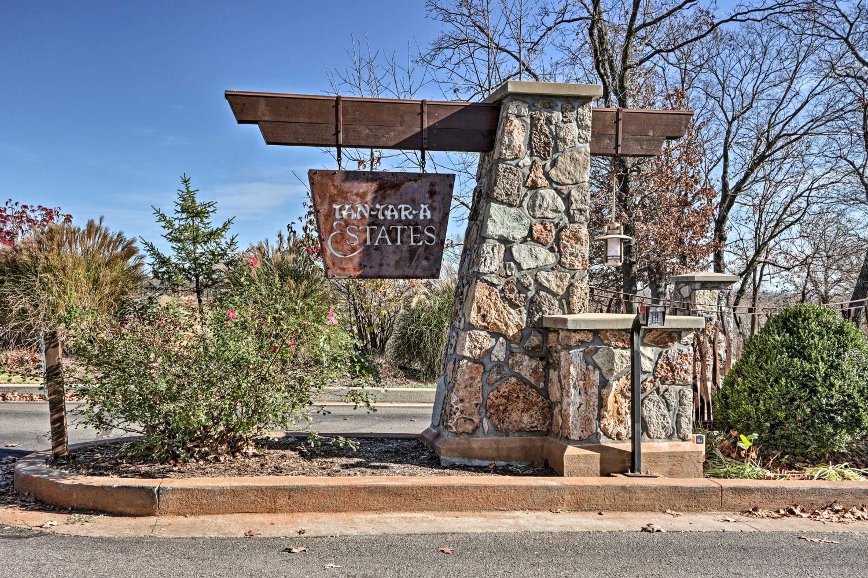 Lake Resort Access and On-Site Pool at Ozarks Home!