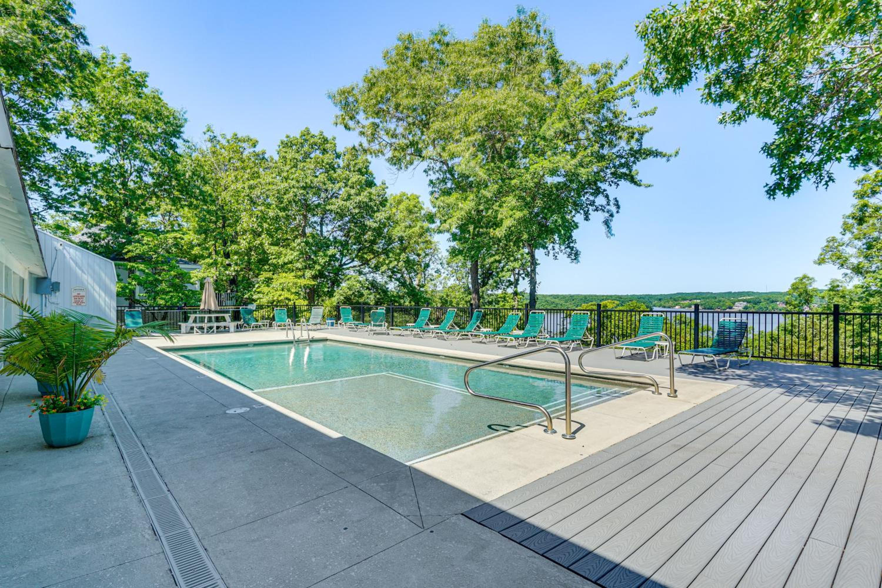 Lake Resort Access and On-Site Pool at Ozarks Home!