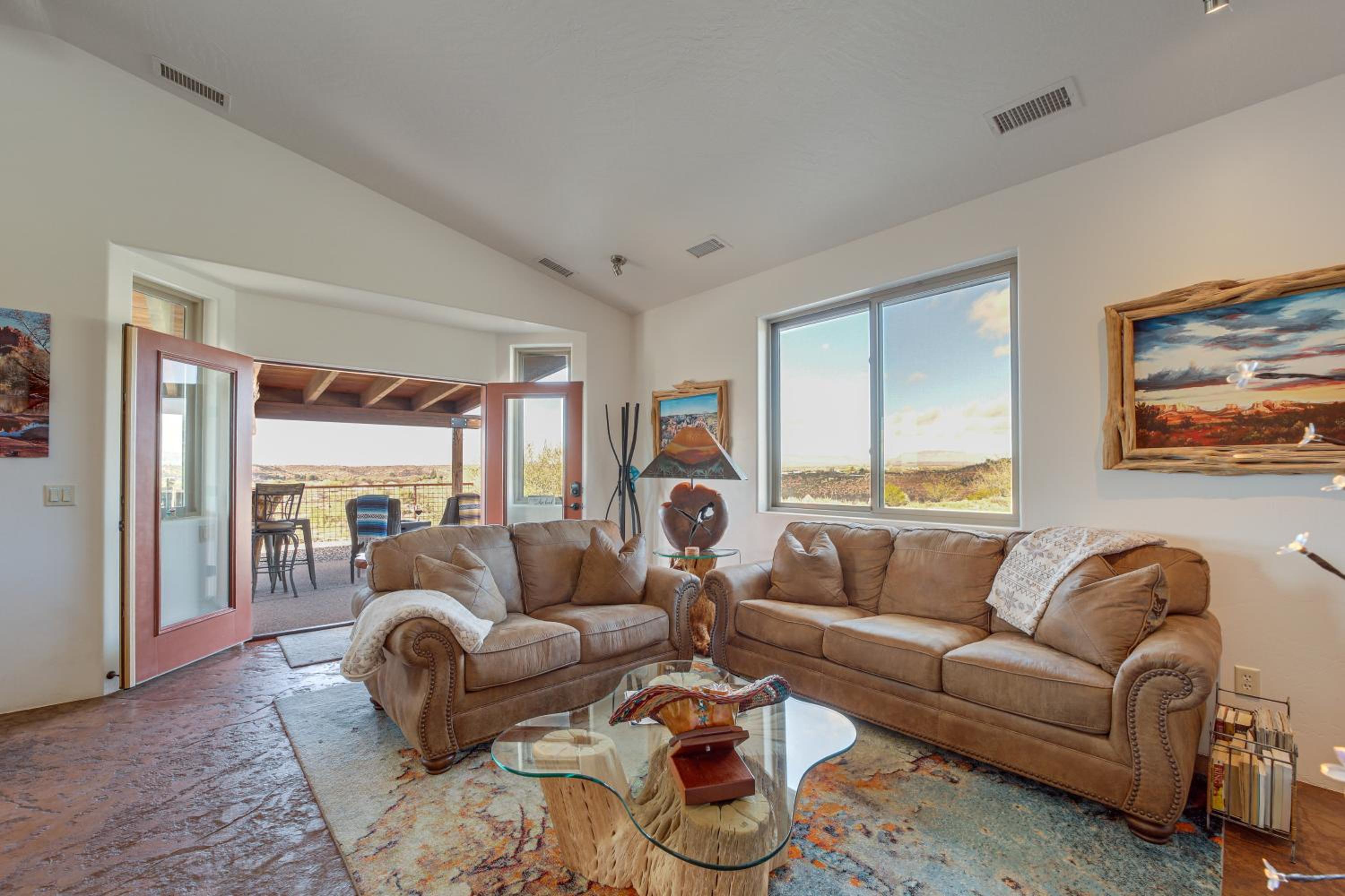 Surrounding Mtn and Valley Views! Cornville Getaway