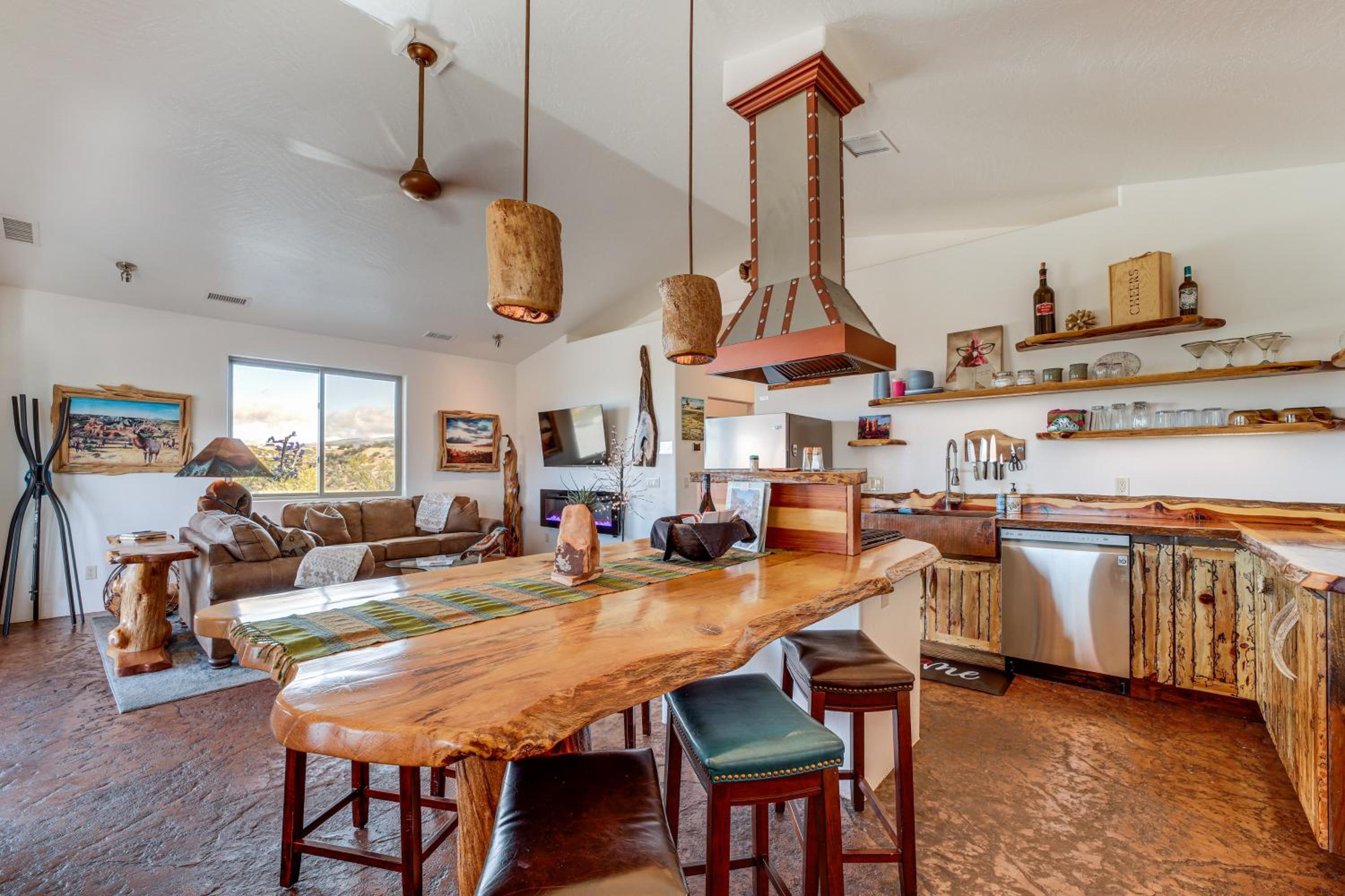 Surrounding Mtn and Valley Views! Cornville Getaway