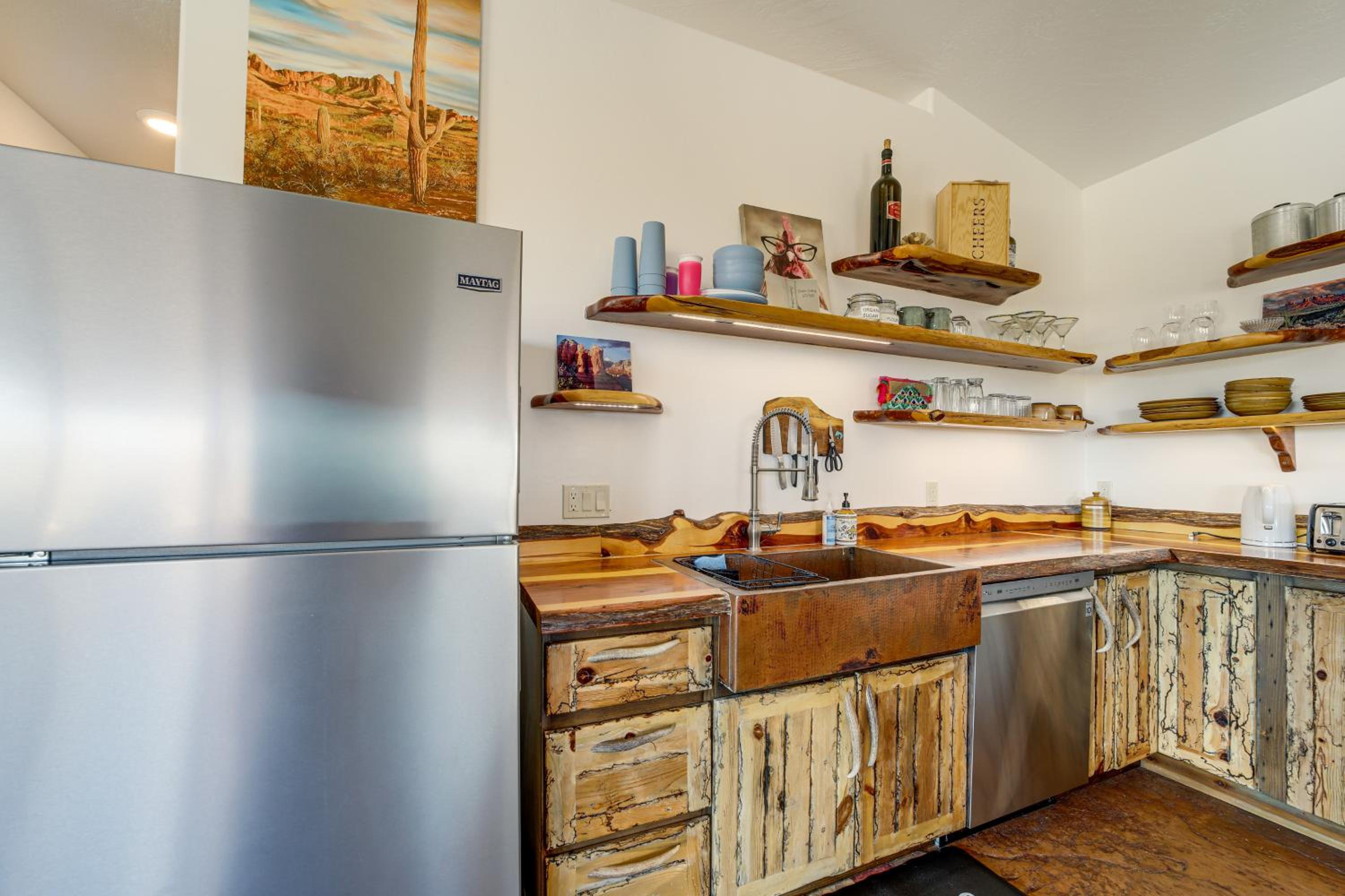 Surrounding Mtn and Valley Views! Cornville Getaway