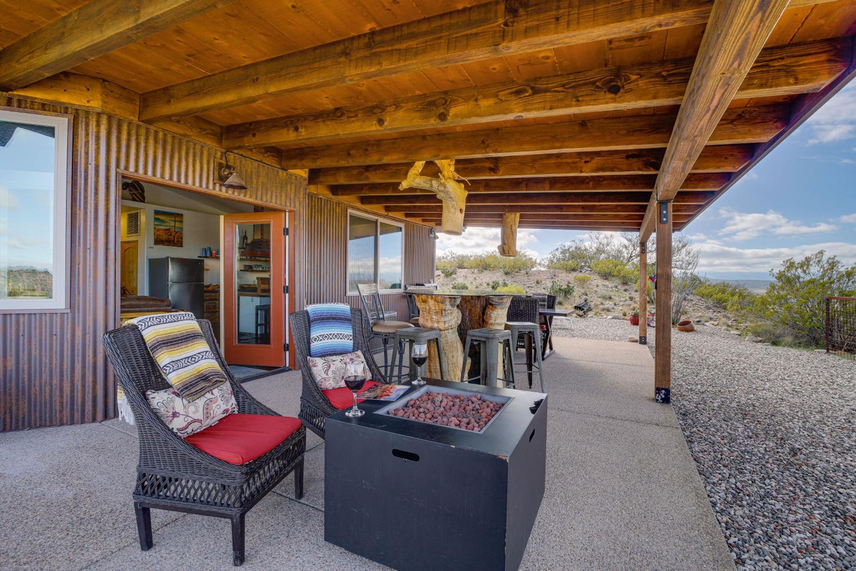 Surrounding Mtn and Valley Views! Cornville Getaway