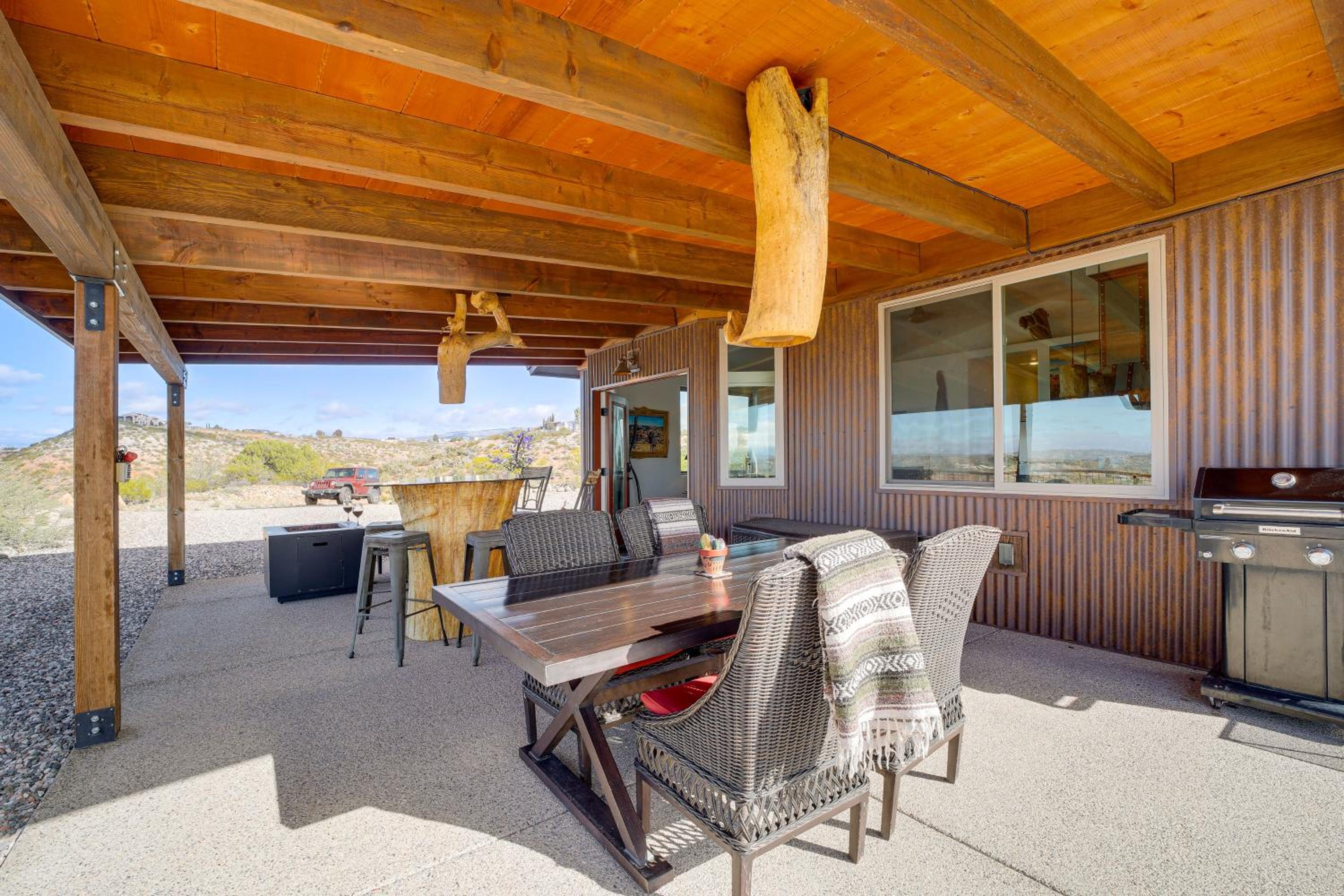 Surrounding Mtn and Valley Views! Cornville Getaway