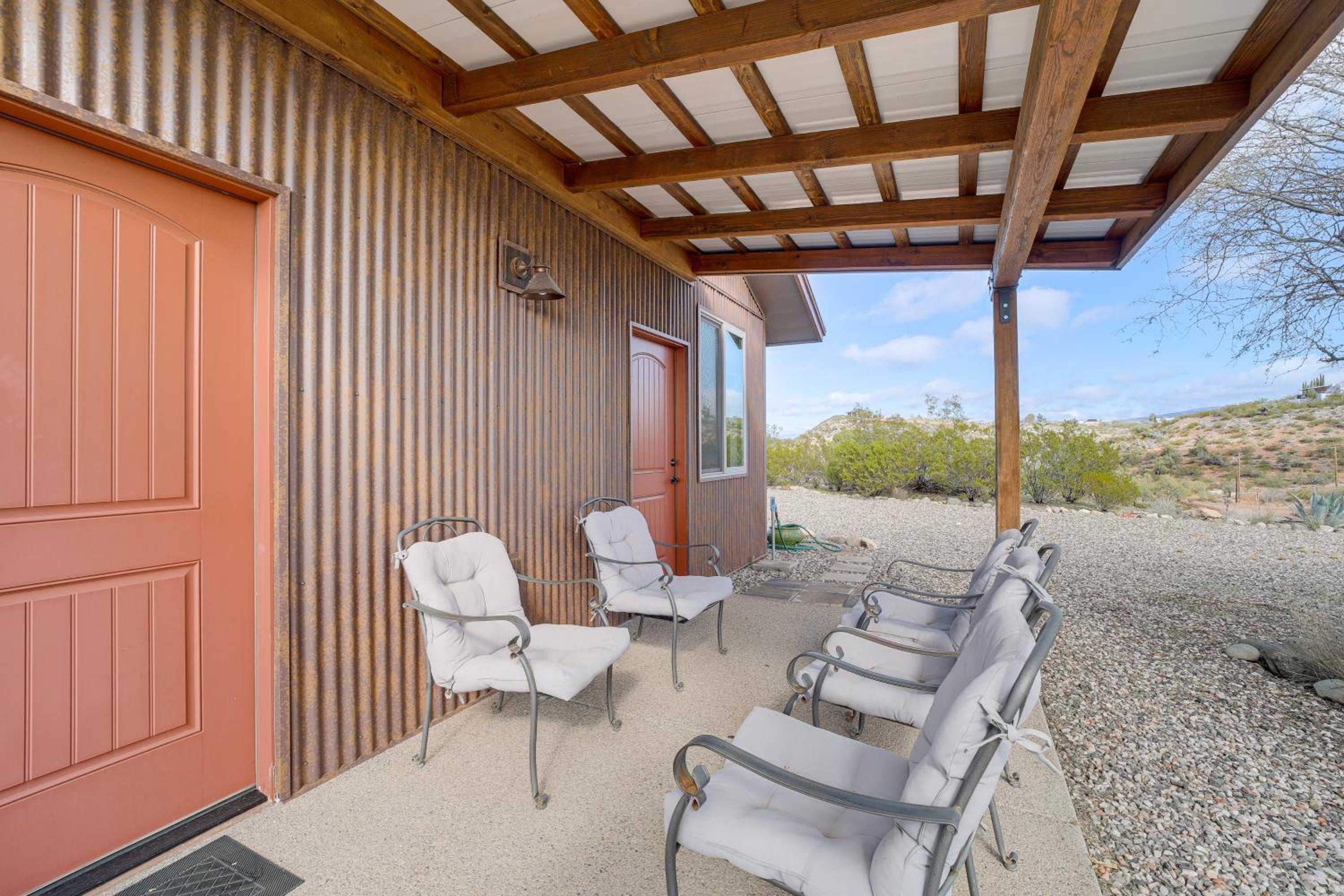 Surrounding Mtn and Valley Views! Cornville Getaway