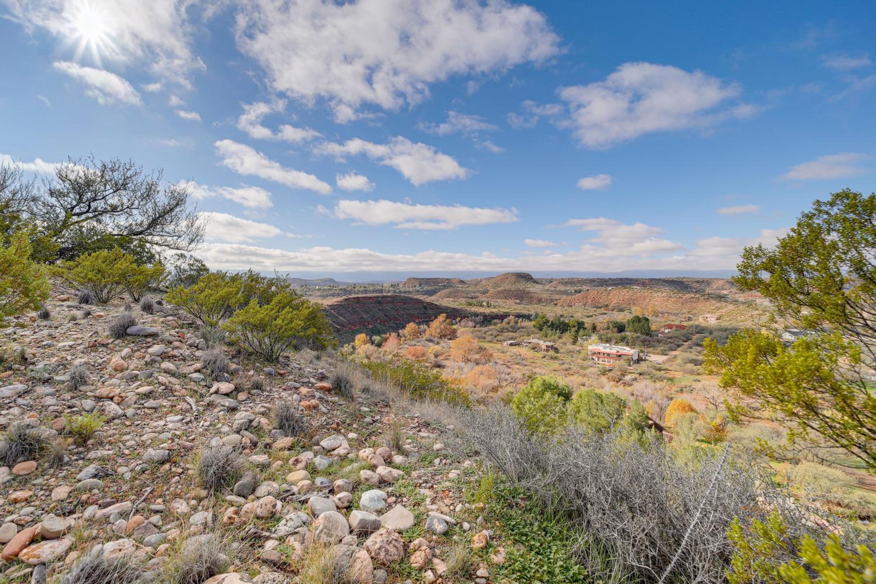 Surrounding Mtn and Valley Views! Cornville Getaway