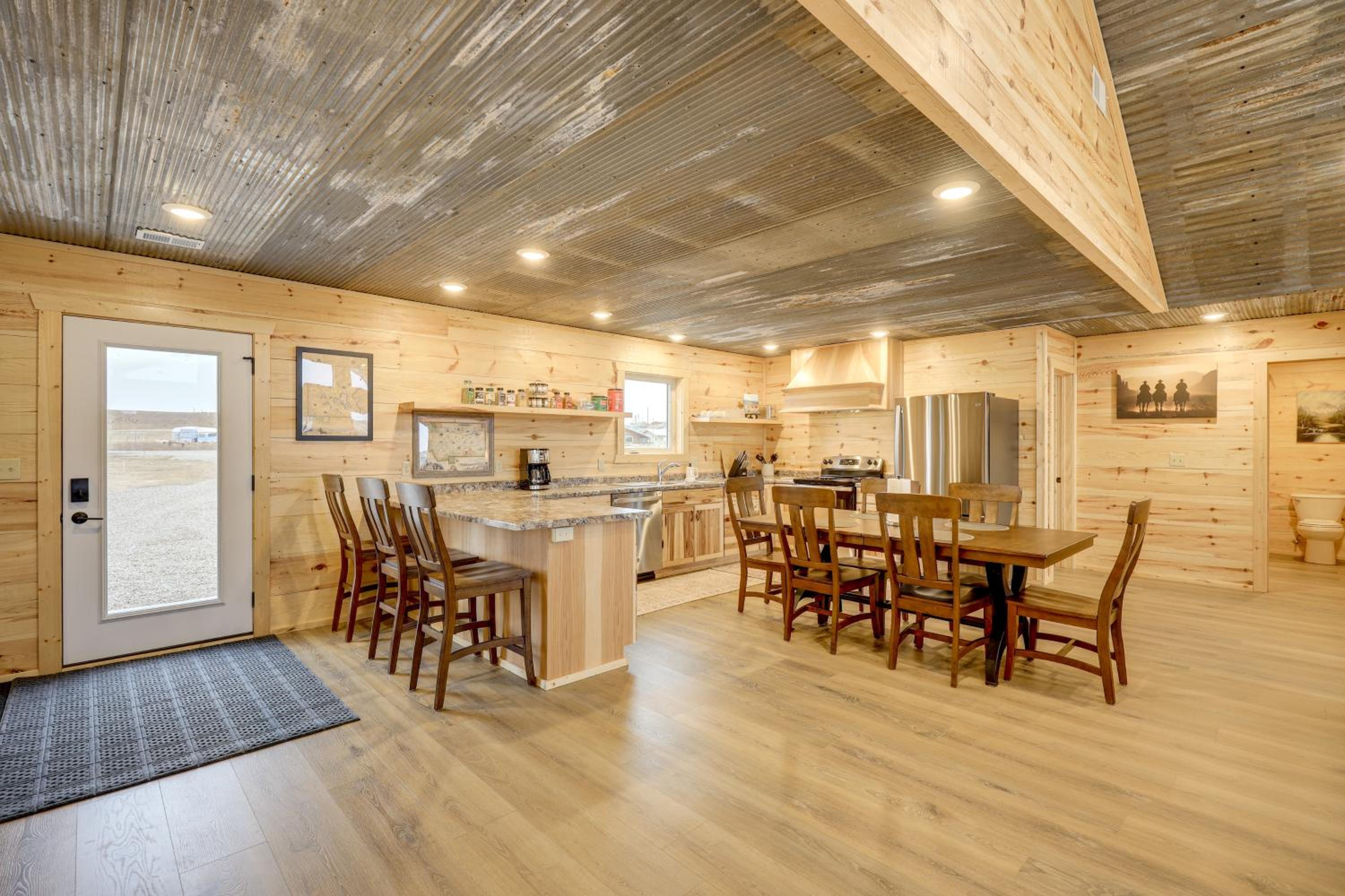 New-Build, Mtn-View White Sulphur Springs Home!