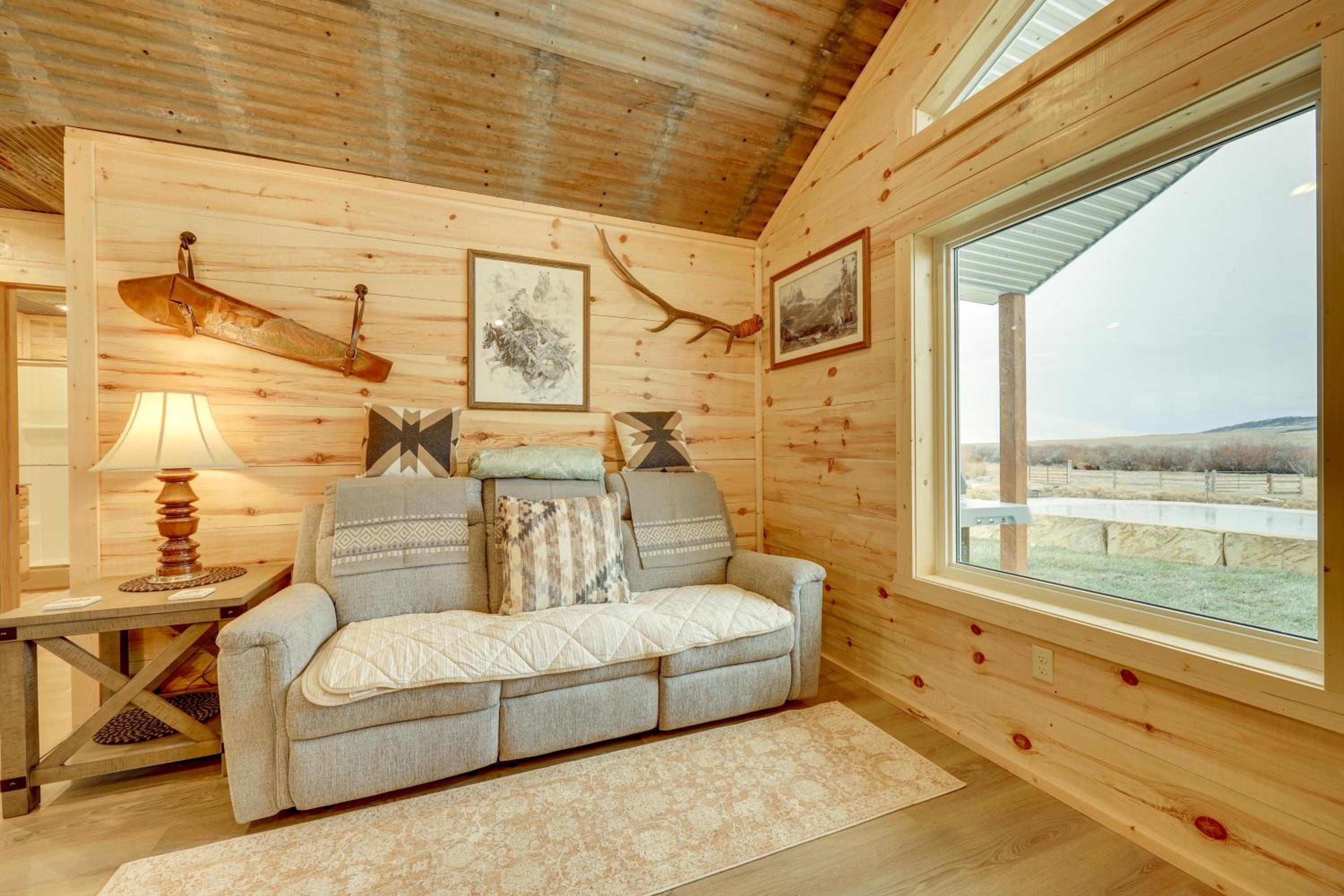 New-Build, Mtn-View White Sulphur Springs Home!