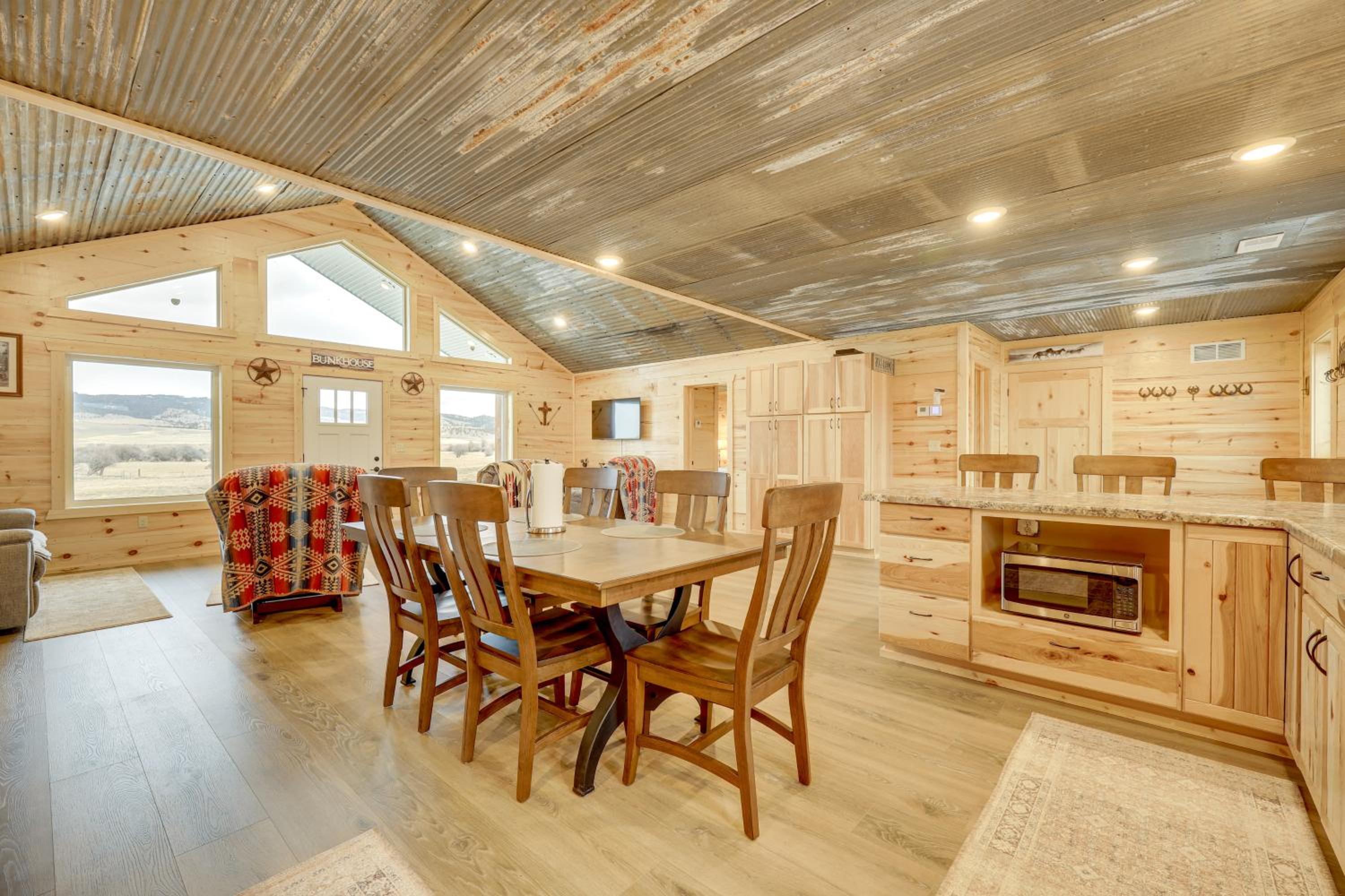 New-Build, Mtn-View White Sulphur Springs Home!
