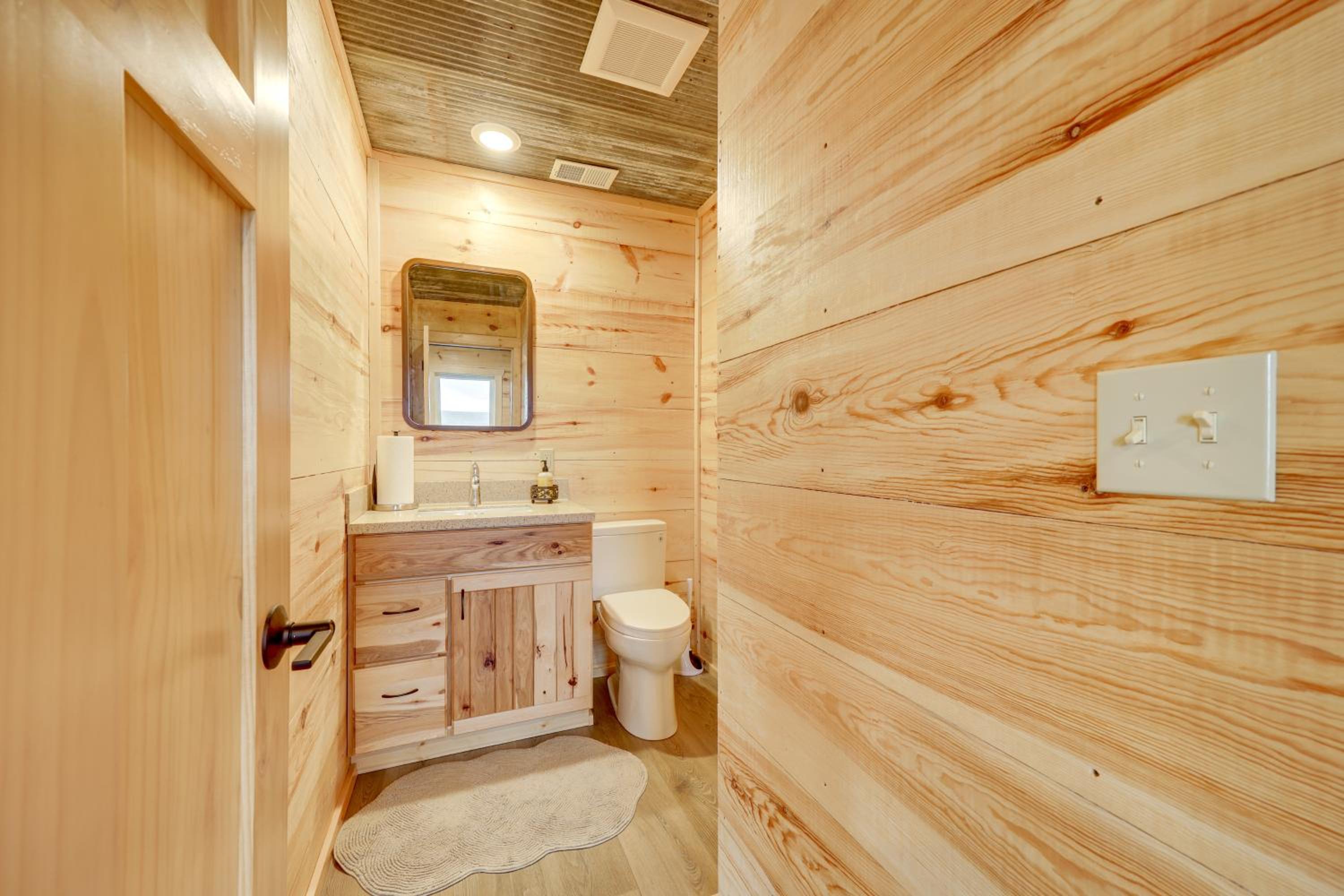 New-Build, Mtn-View White Sulphur Springs Home!