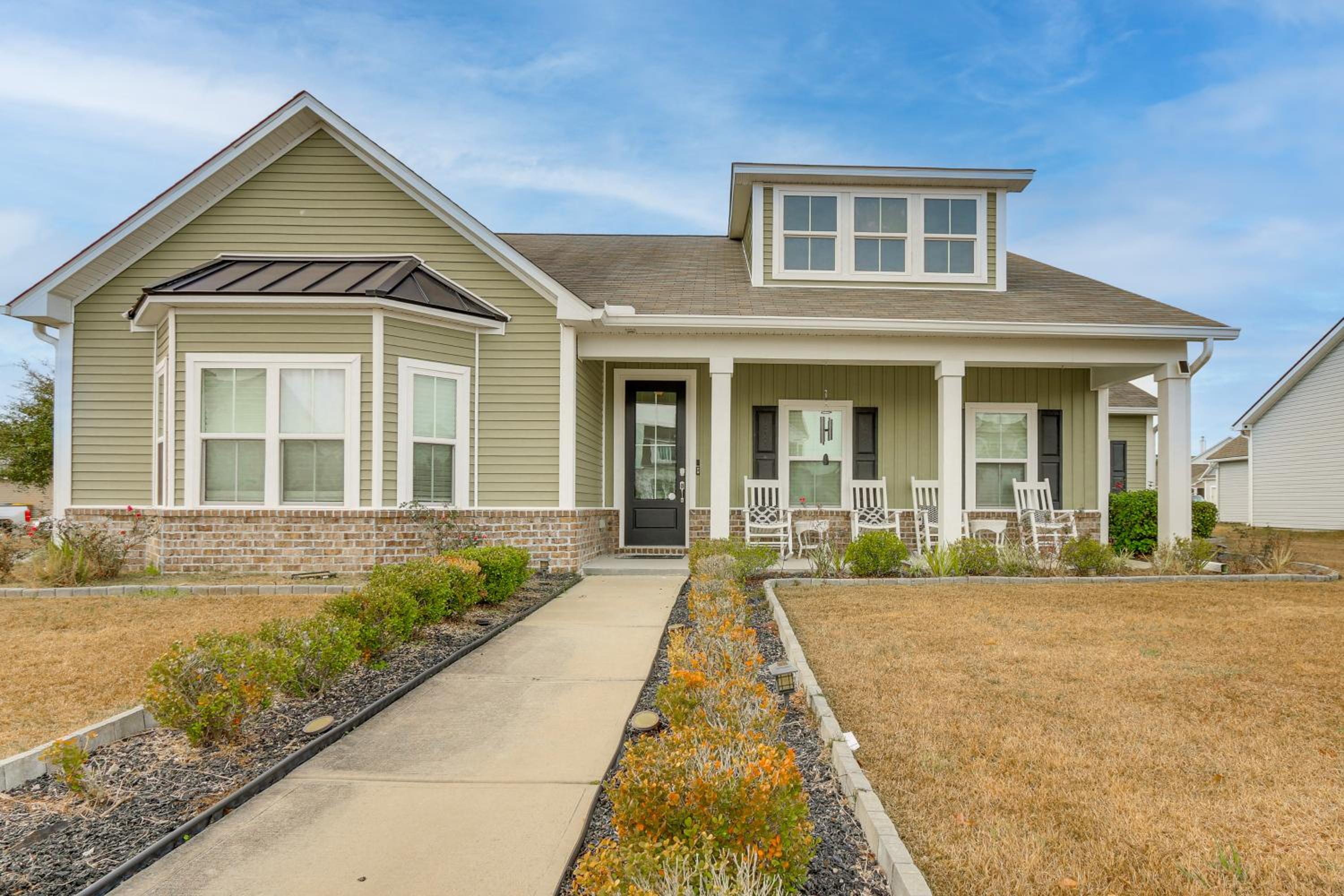 Community Pool! Family-Friendly Savannah Retreat