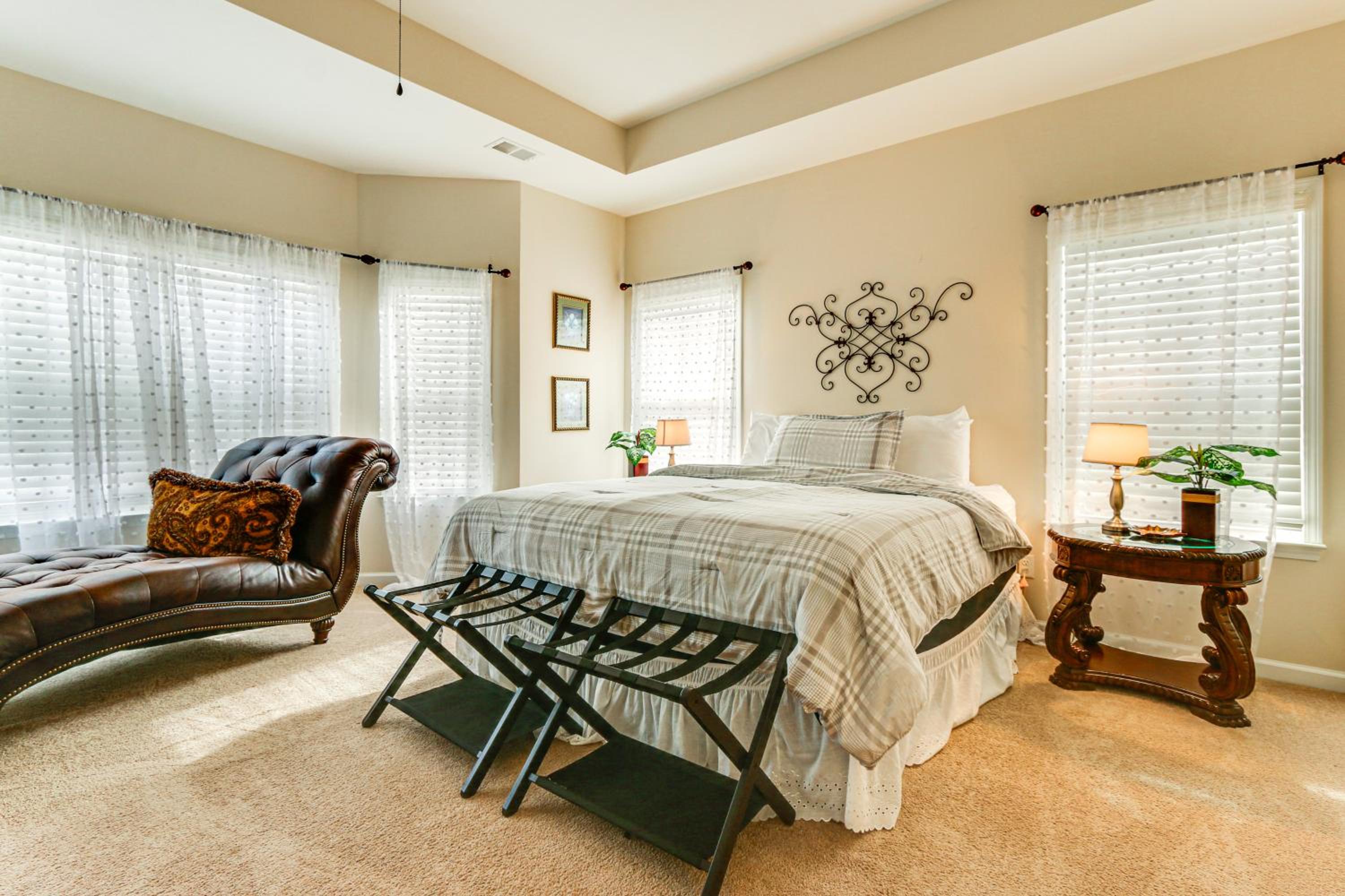 Community Pool! Family-Friendly Savannah Retreat