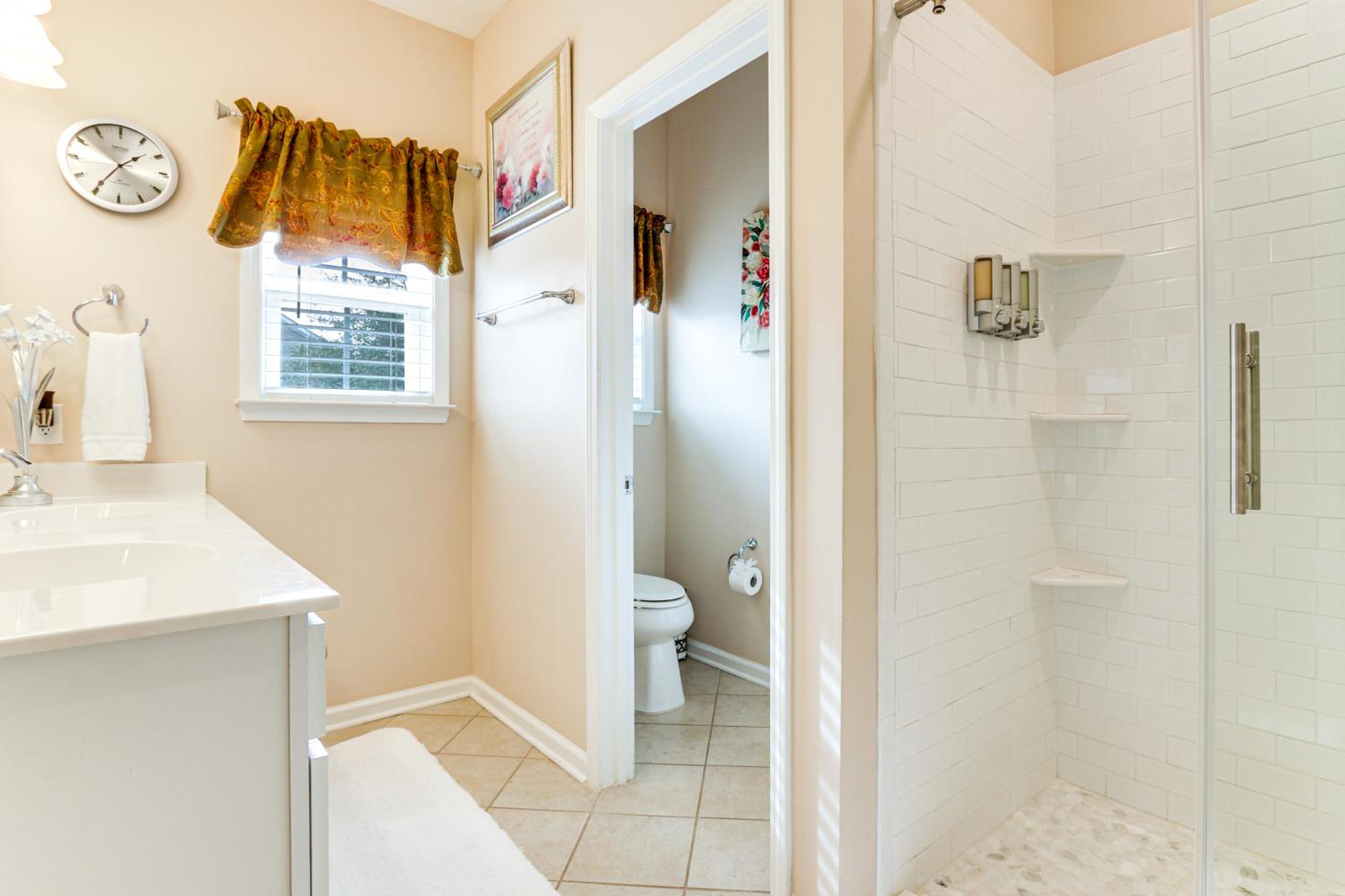 Community Pool! Family-Friendly Savannah Retreat