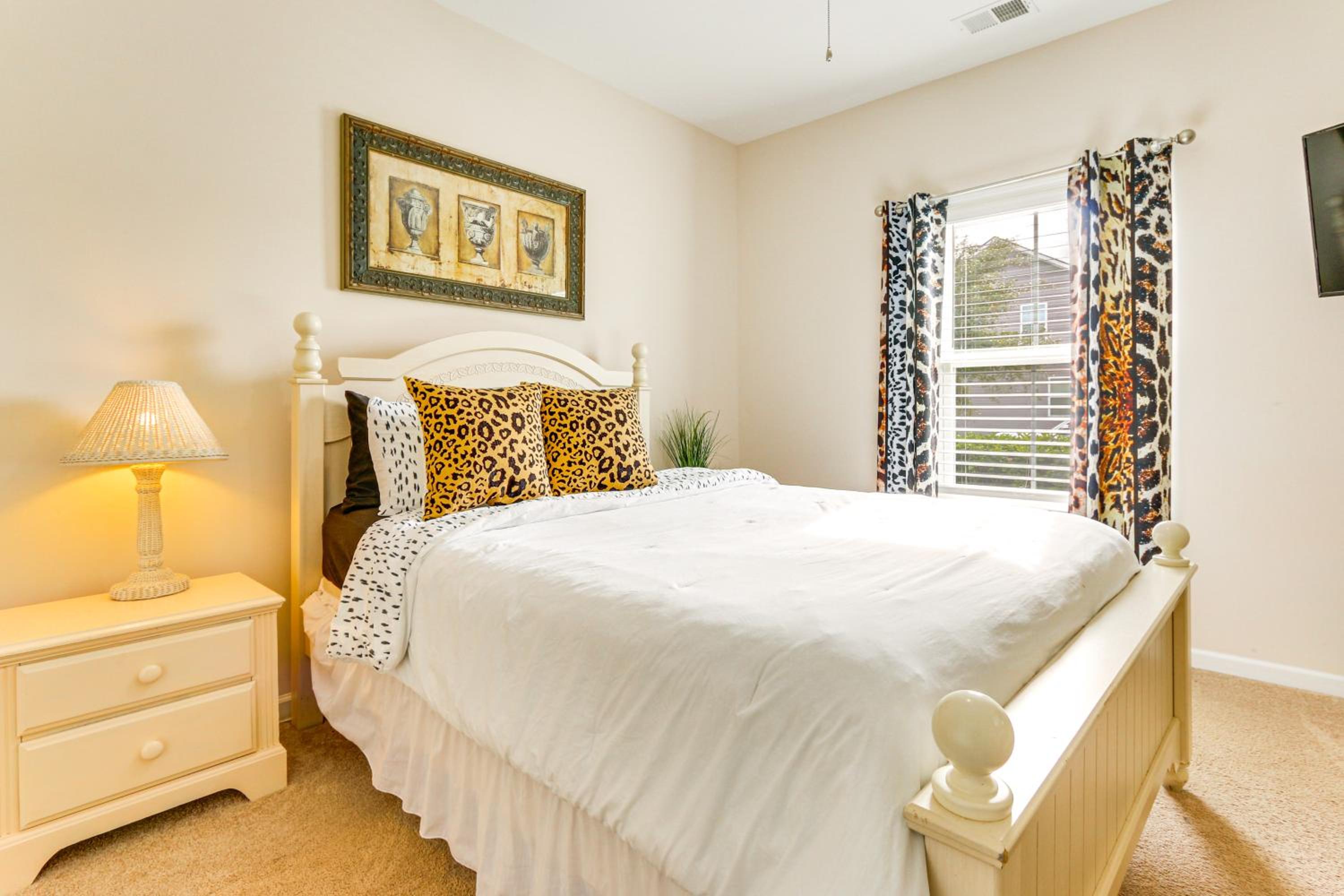 Community Pool! Family-Friendly Savannah Retreat