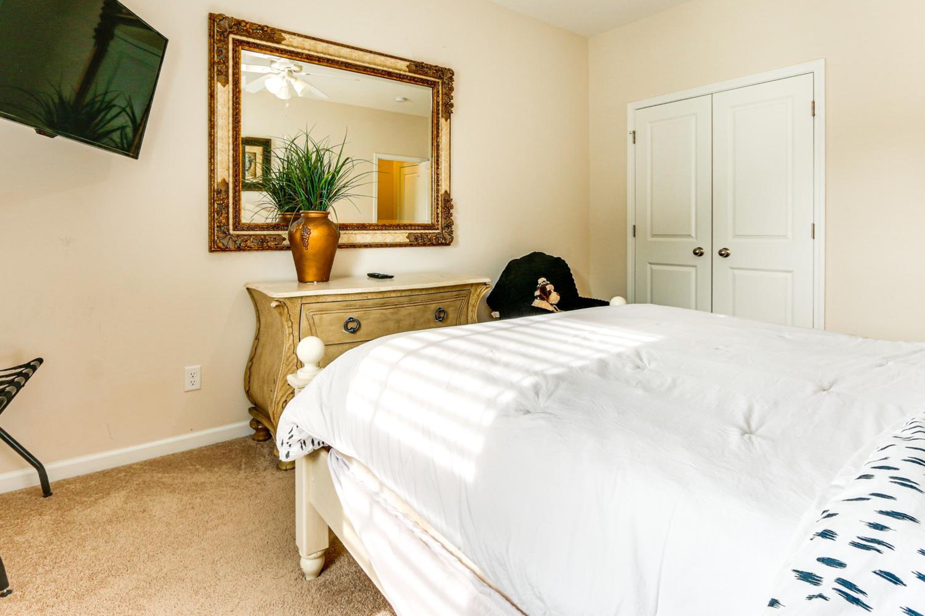 Community Pool! Family-Friendly Savannah Retreat