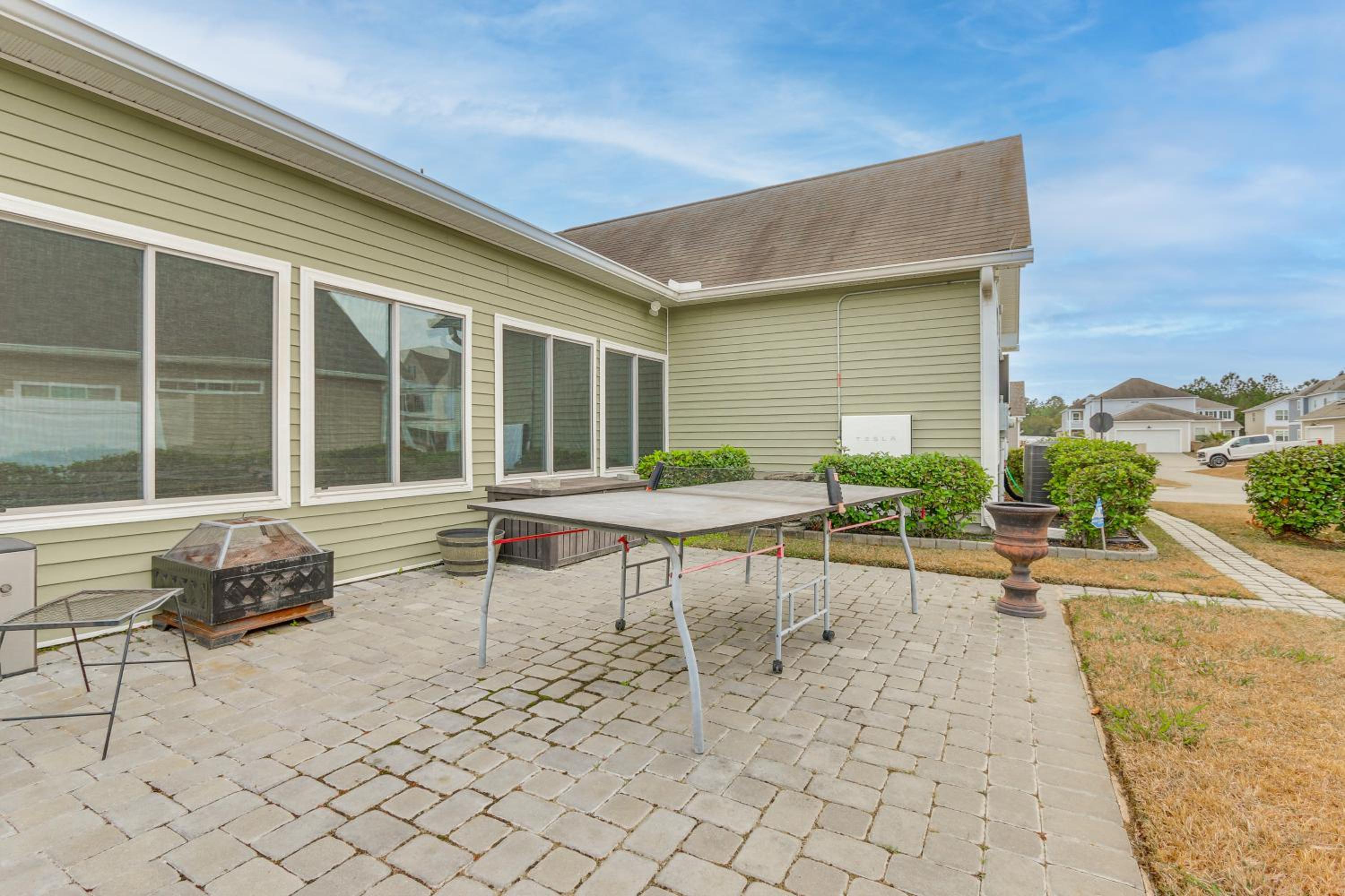 Community Pool! Family-Friendly Savannah Retreat