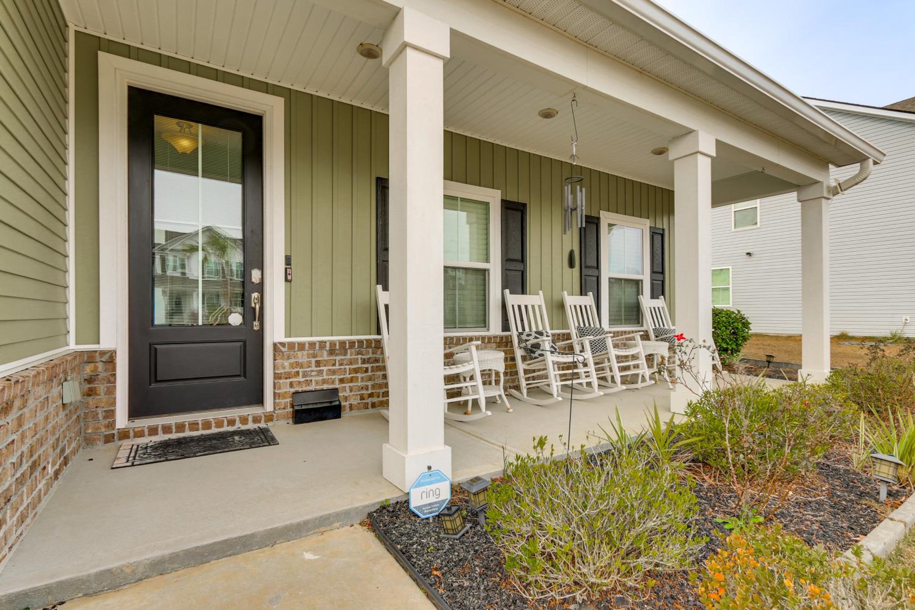 Community Pool! Family-Friendly Savannah Retreat