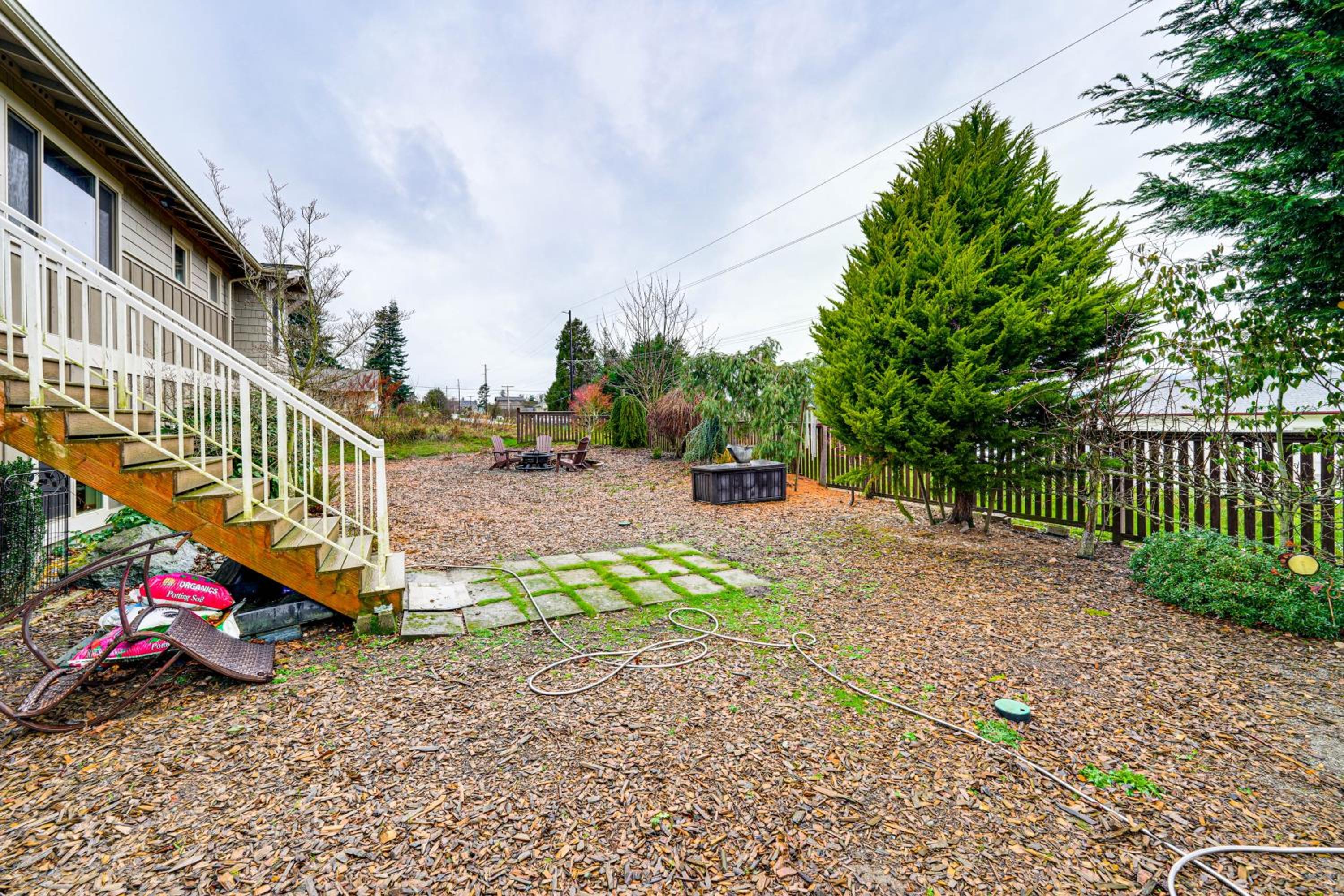 Near Ferry, Shops and Eats! Anacortes Townhome