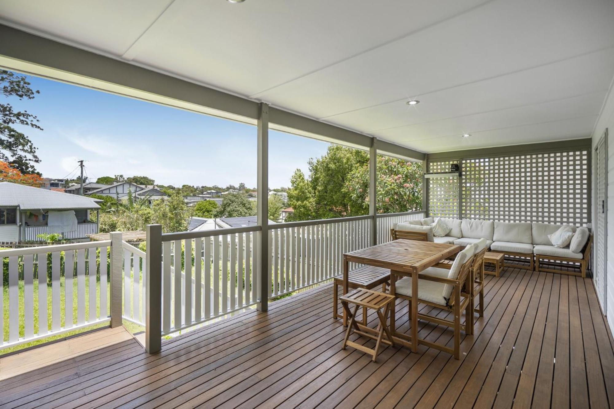 Bright 3-Bed Home in Leafy Annerley