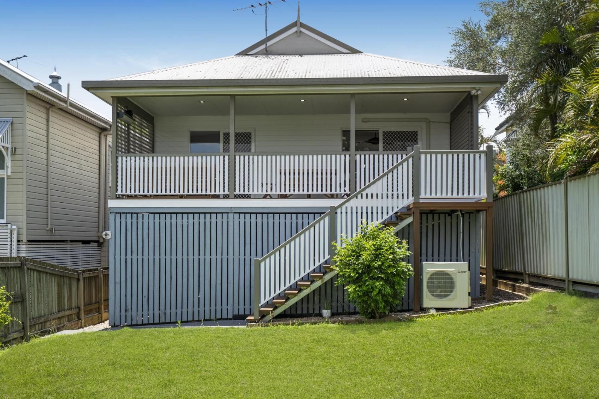 Bright 3-Bed Home in Leafy Annerley