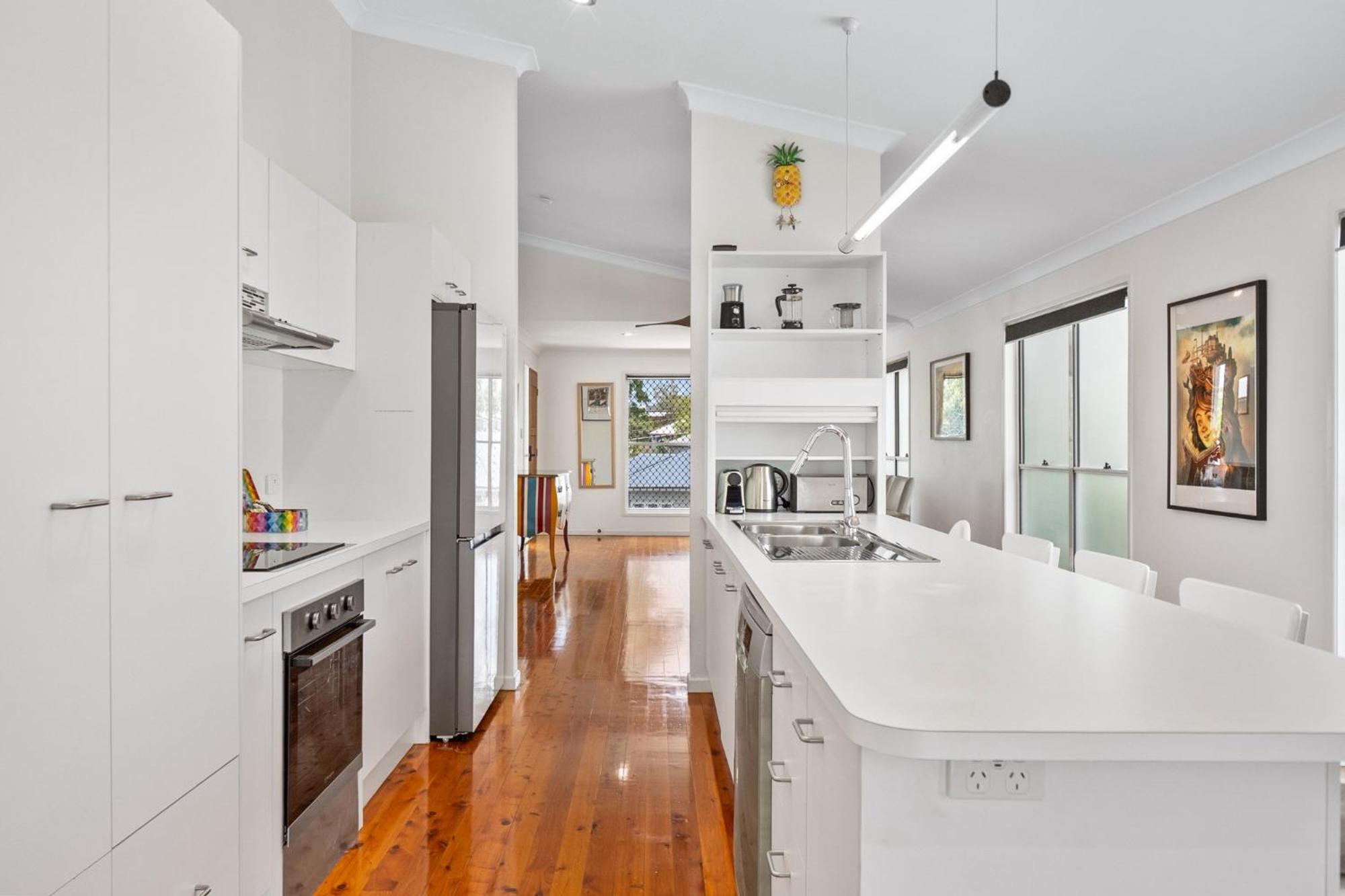 Bright 3-Bed Home in Leafy Annerley