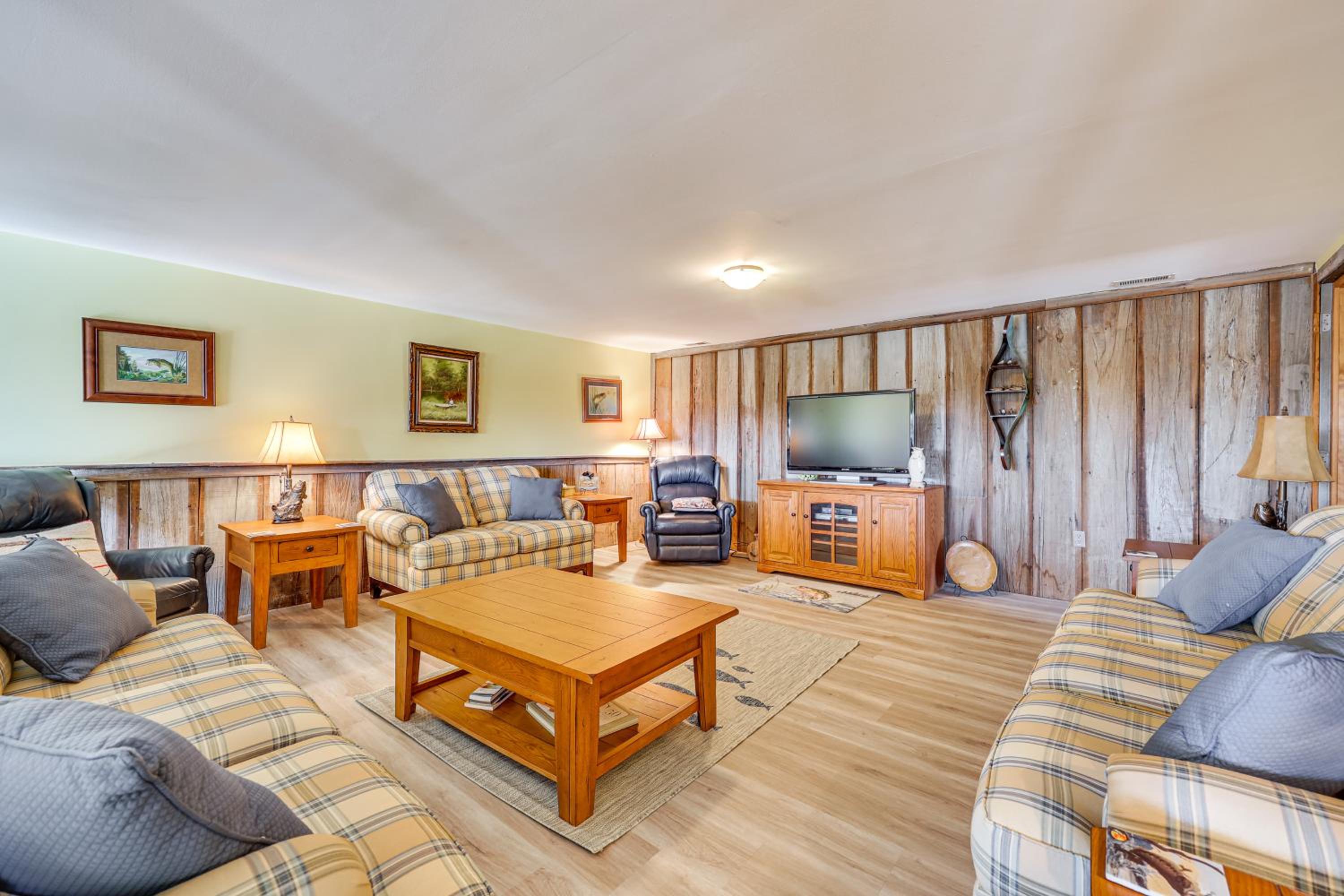 100-Acre Family Getaway in Kenbridge Pets Welcome