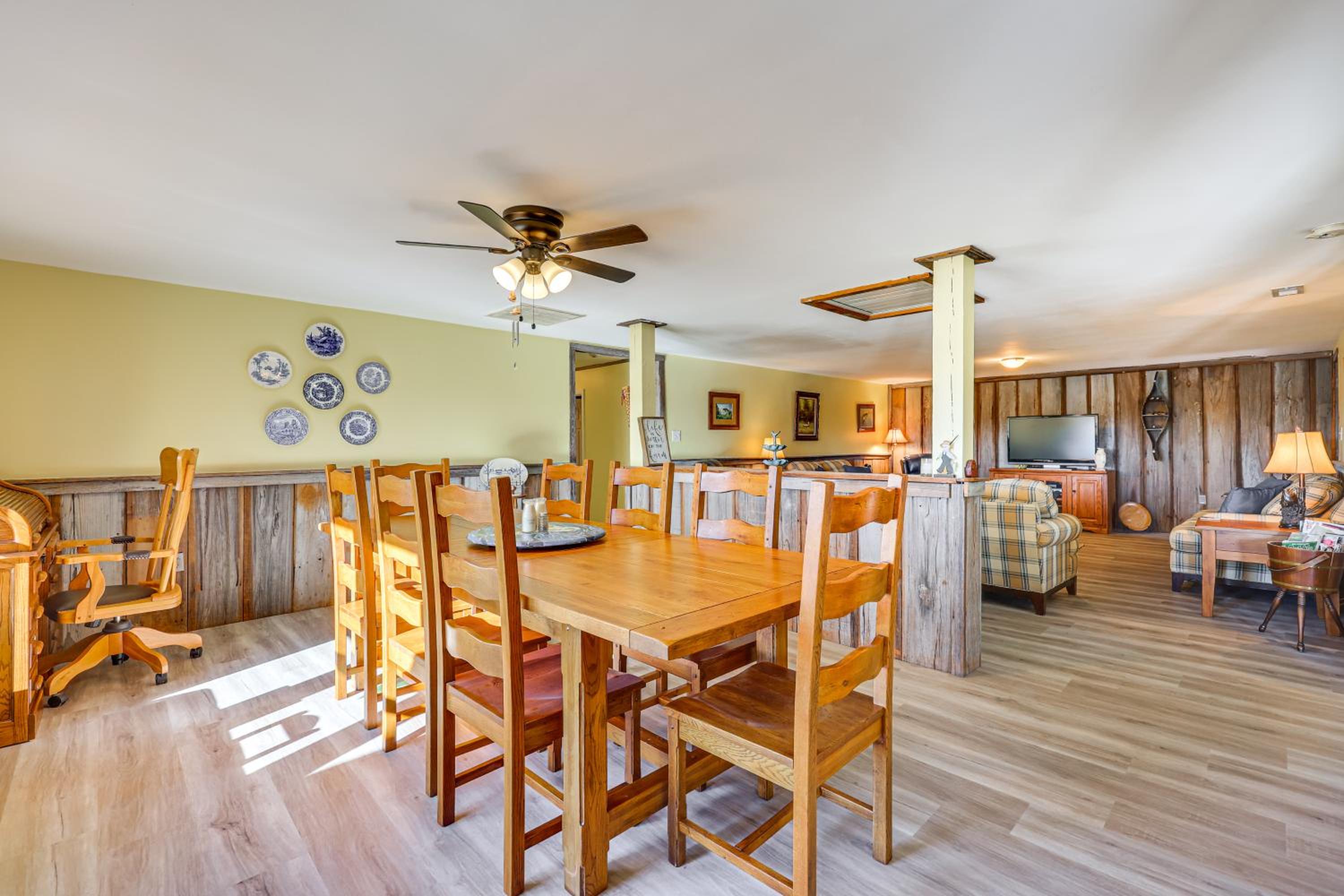 100-Acre Family Getaway in Kenbridge Pets Welcome