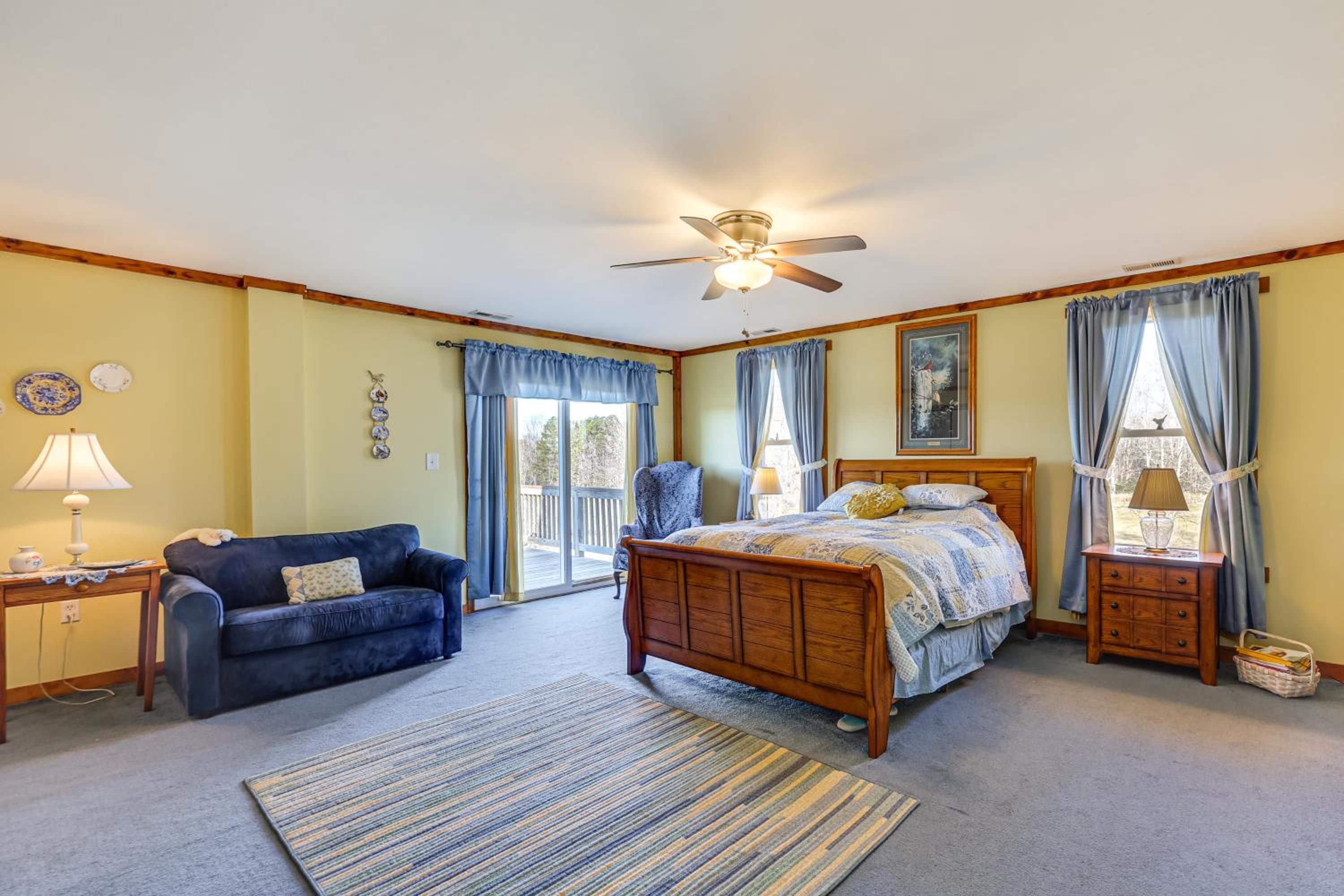 100-Acre Family Getaway in Kenbridge Pets Welcome