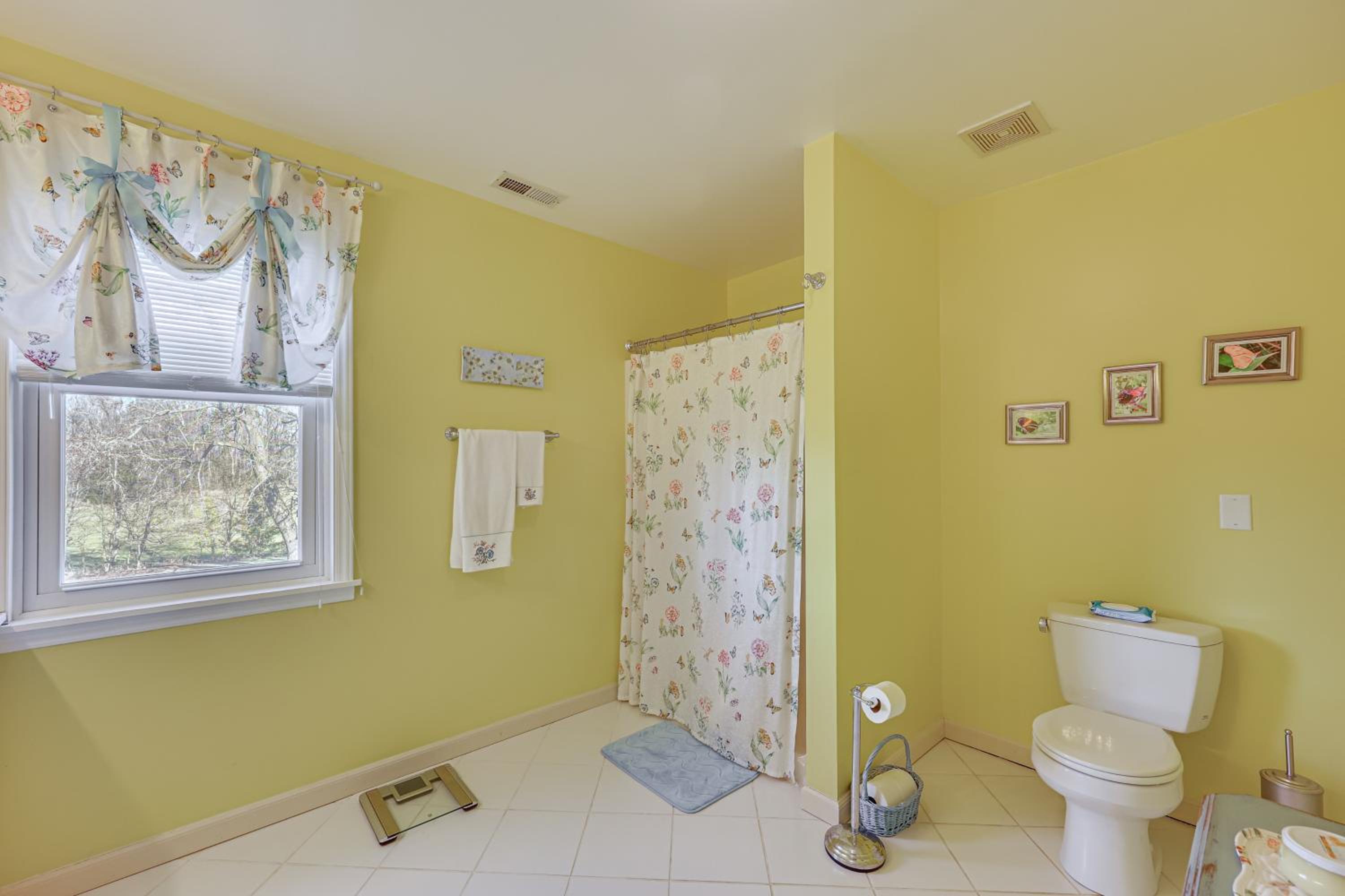 100-Acre Family Getaway in Kenbridge Pets Welcome