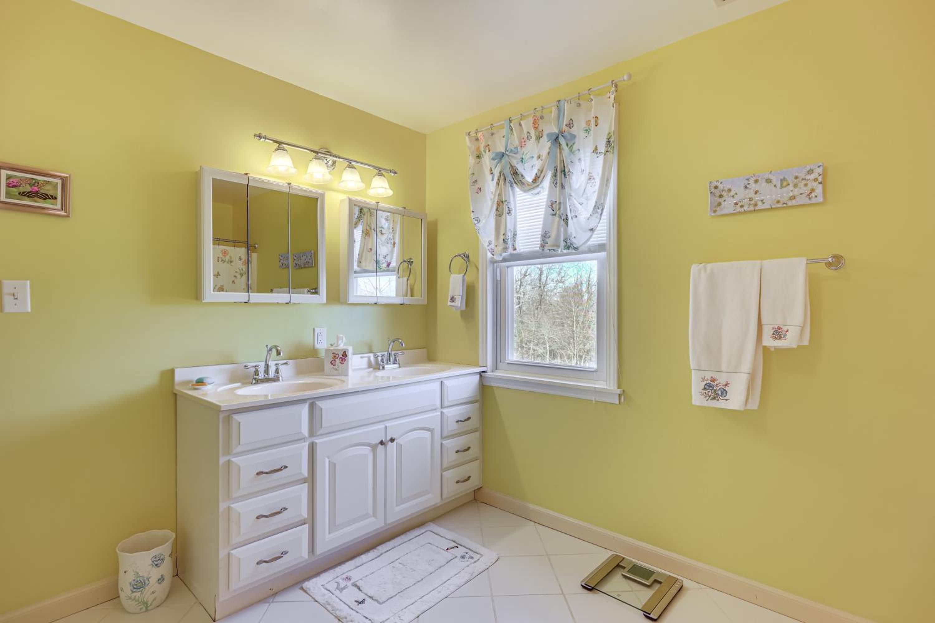 100-Acre Family Getaway in Kenbridge Pets Welcome