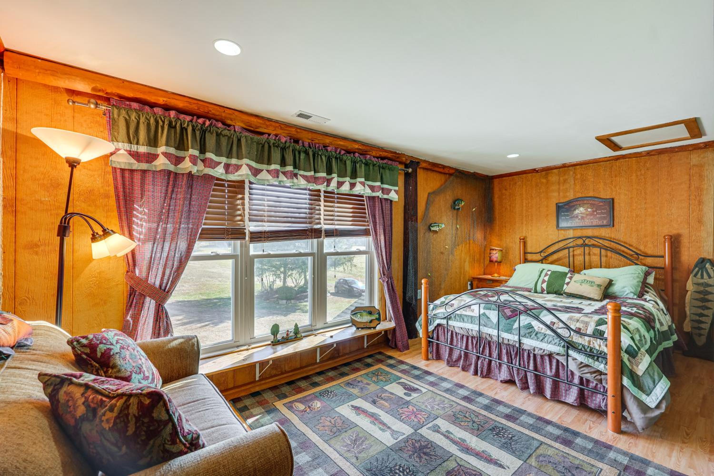 100-Acre Family Getaway in Kenbridge Pets Welcome