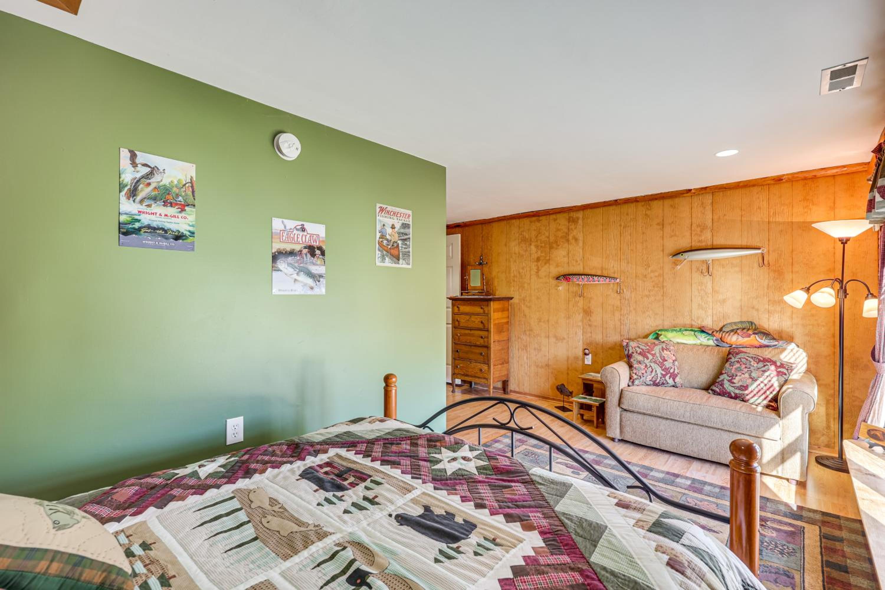 100-Acre Family Getaway in Kenbridge Pets Welcome