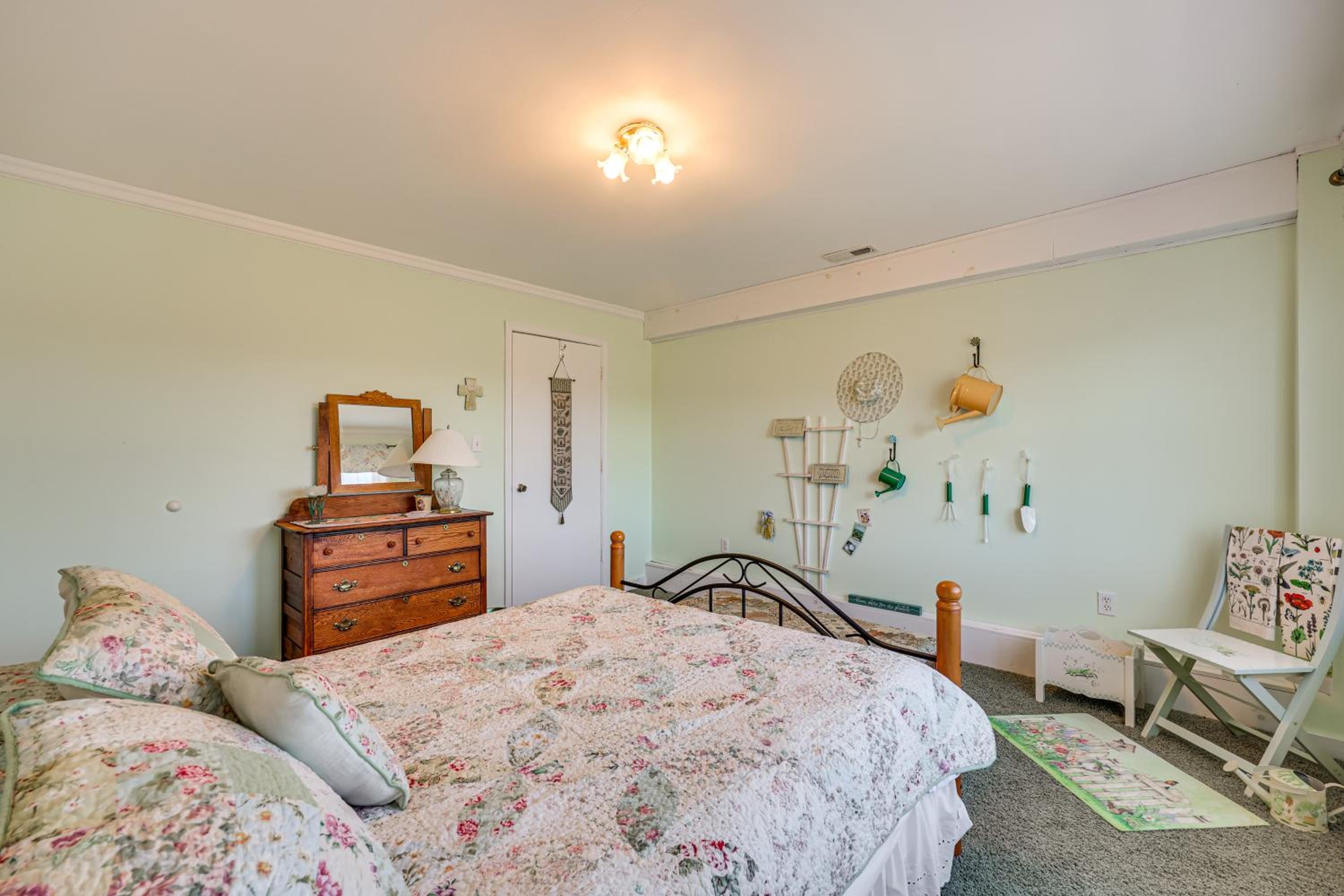 100-Acre Family Getaway in Kenbridge Pets Welcome