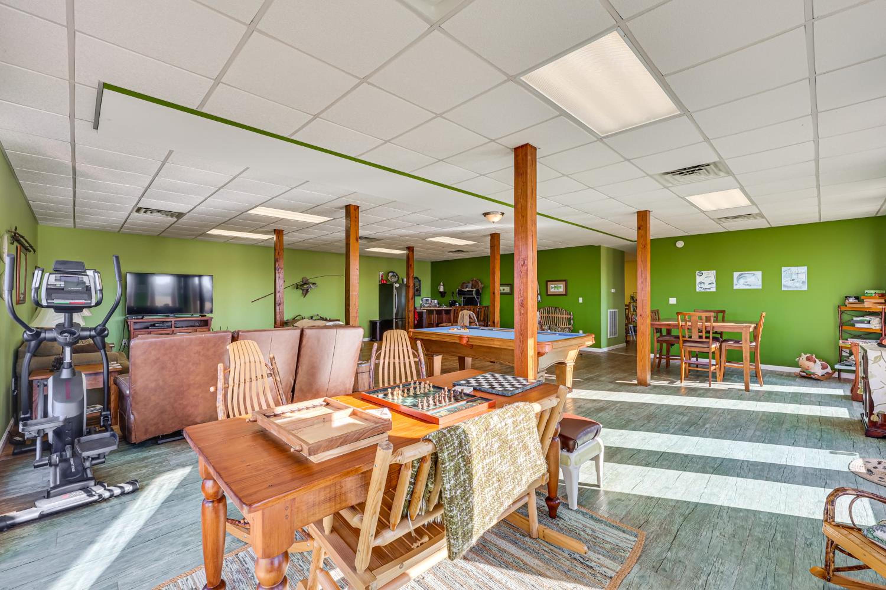 100-Acre Family Getaway in Kenbridge Pets Welcome